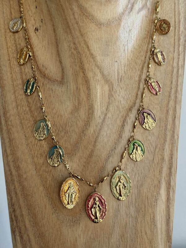 collier breloques vierges miraculeuses multico