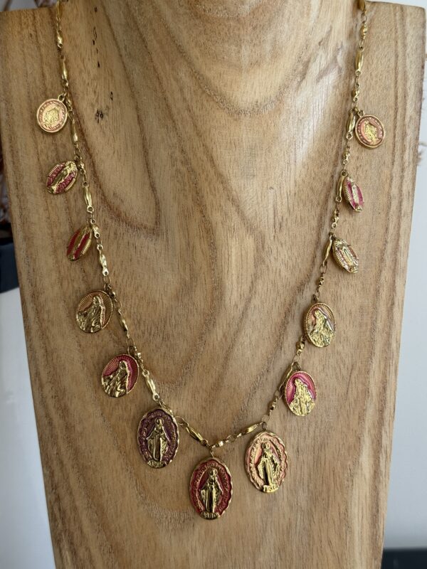 collier breloques vierges miraculeuses multico