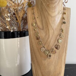 collier breloques vierges miraculeuses multico