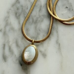 sautoir talisman strass blanc