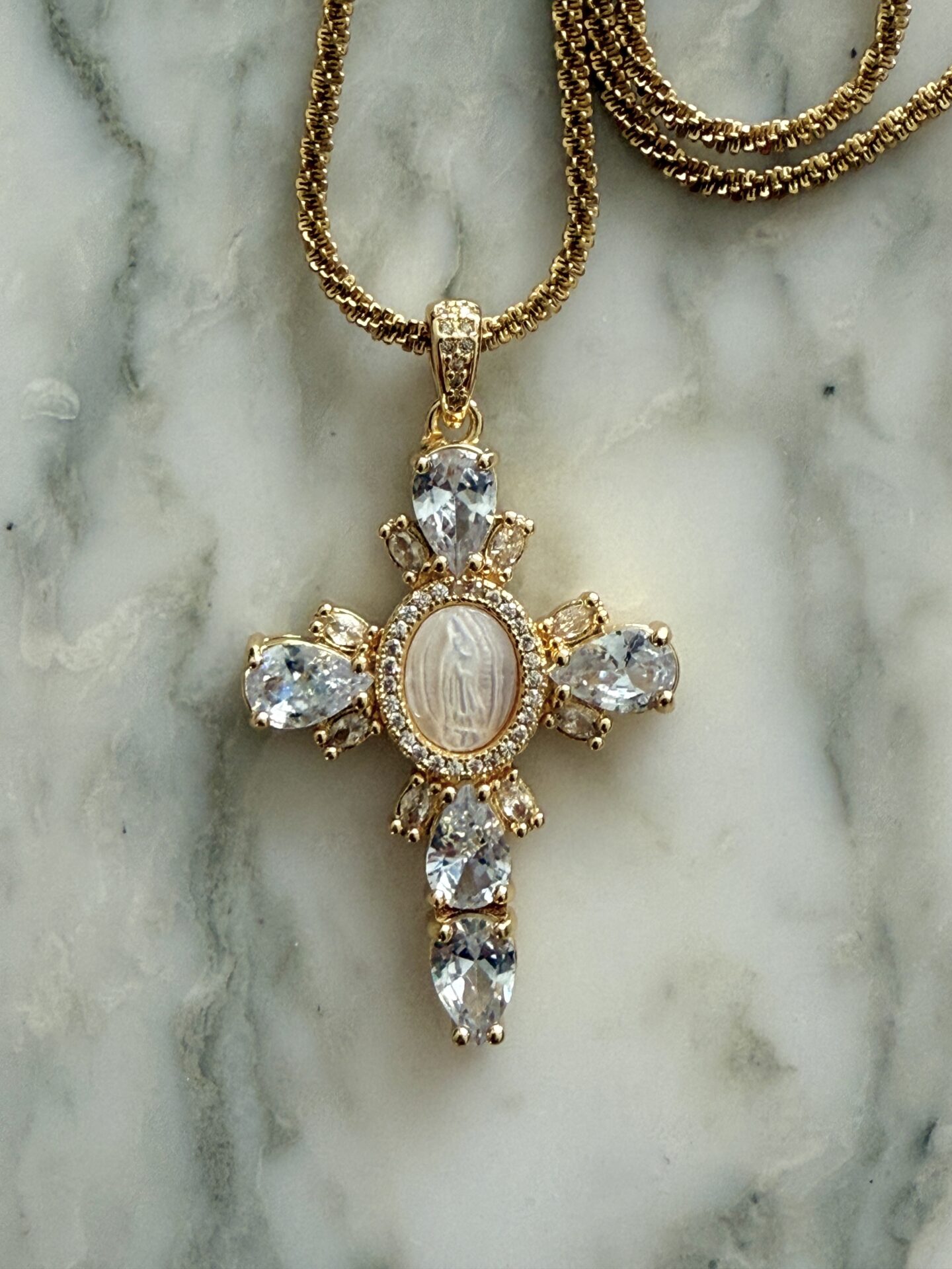 sautoir croix madone strass
