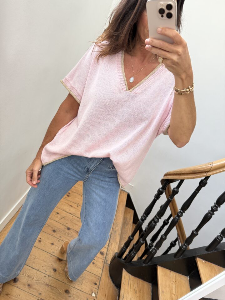 pull oversize liseret doré rose
