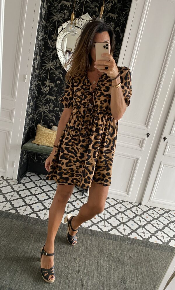 robe-leopard