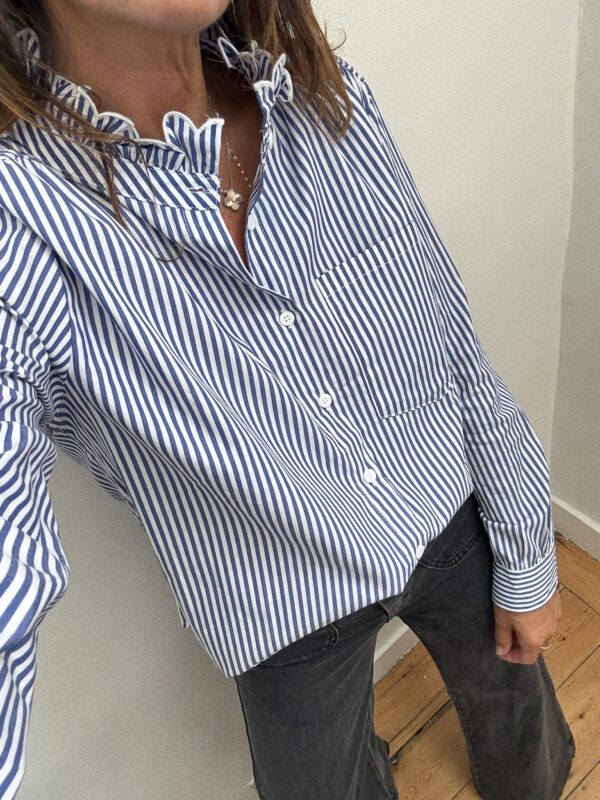 chemise rayée bleu col frou frou