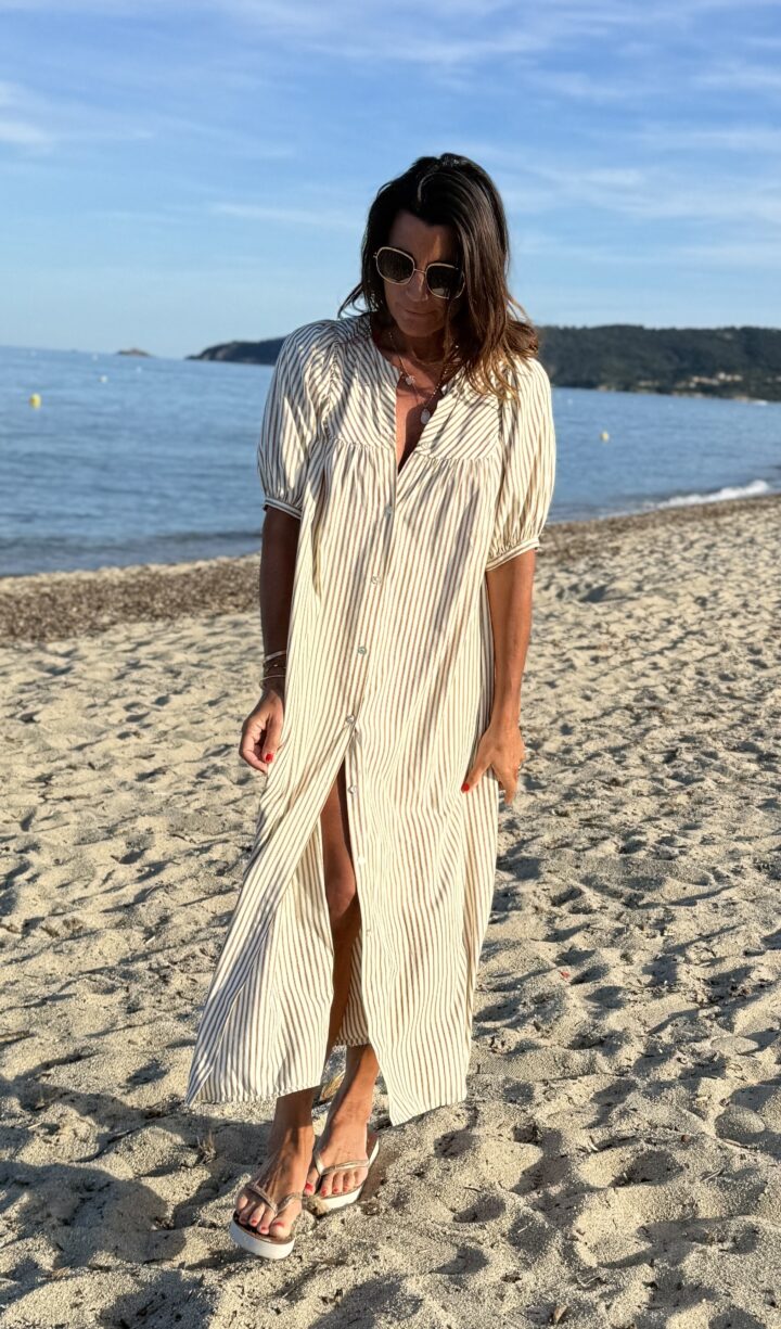 robe chemise tiki rayée blanc et camel