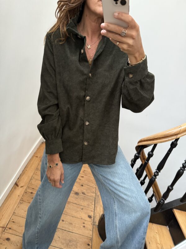 chemise velours cotelé kaki