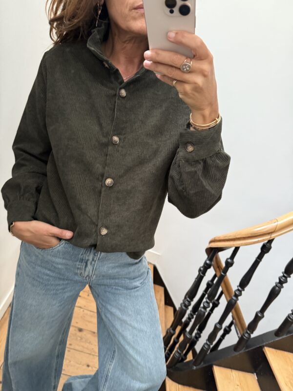 chemise velours cotelé kaki