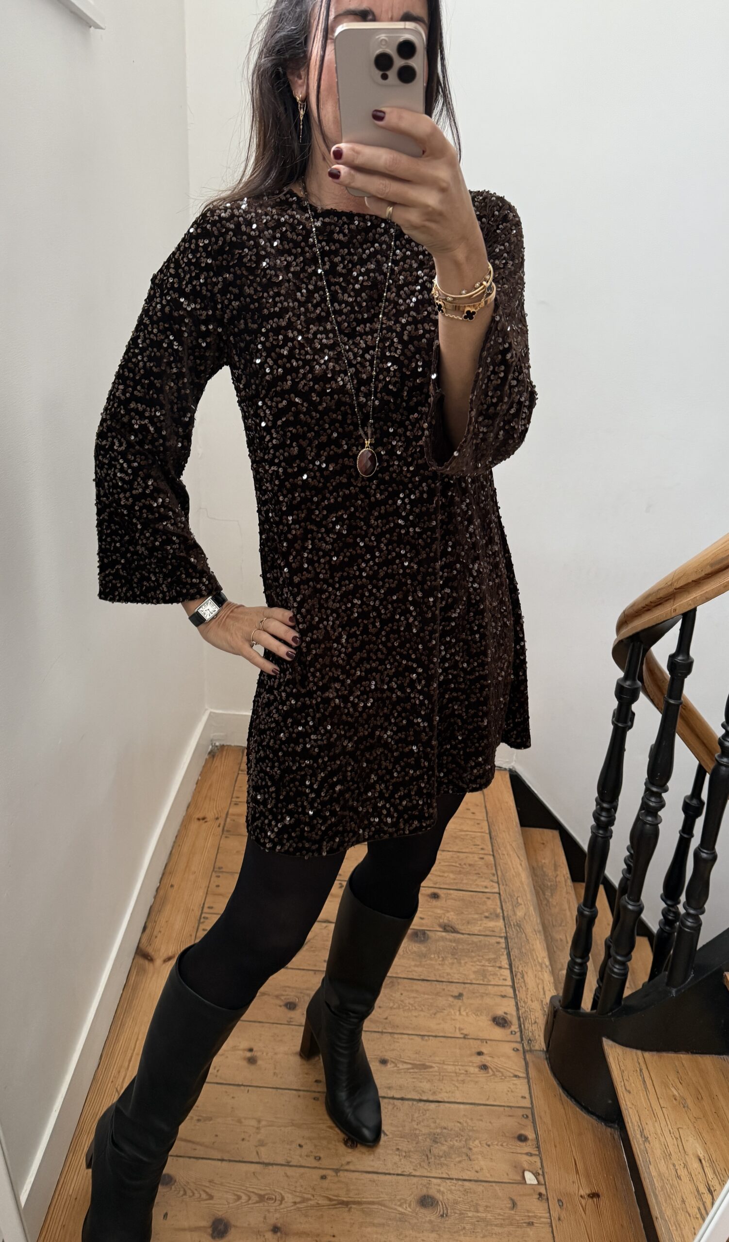 IMG_5403 robe velours sequins noir noeud dos