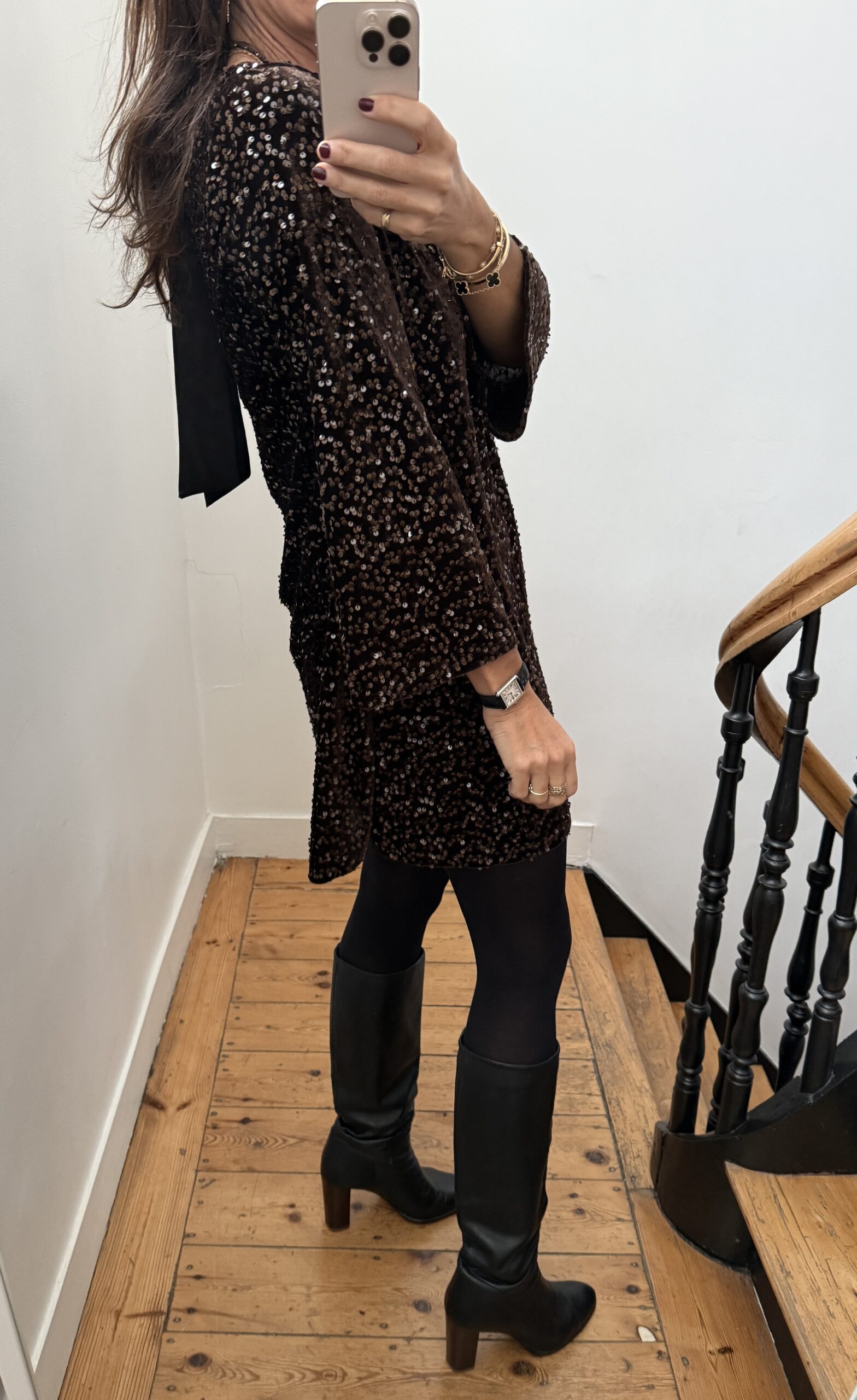 IMG_5405 robe velours sequins noir noeud dos