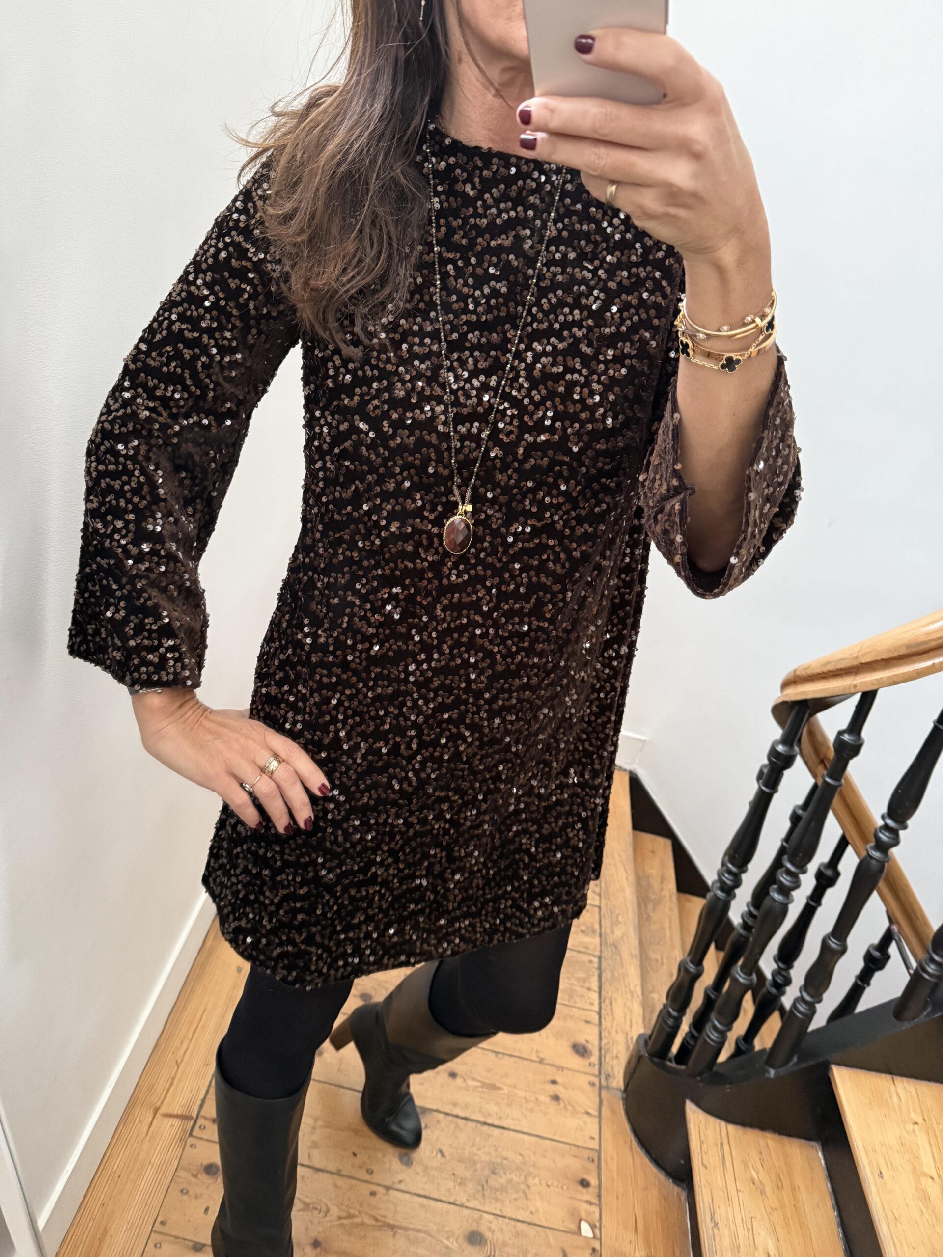 IMG_5409 robe velours sequins noir noeud dos