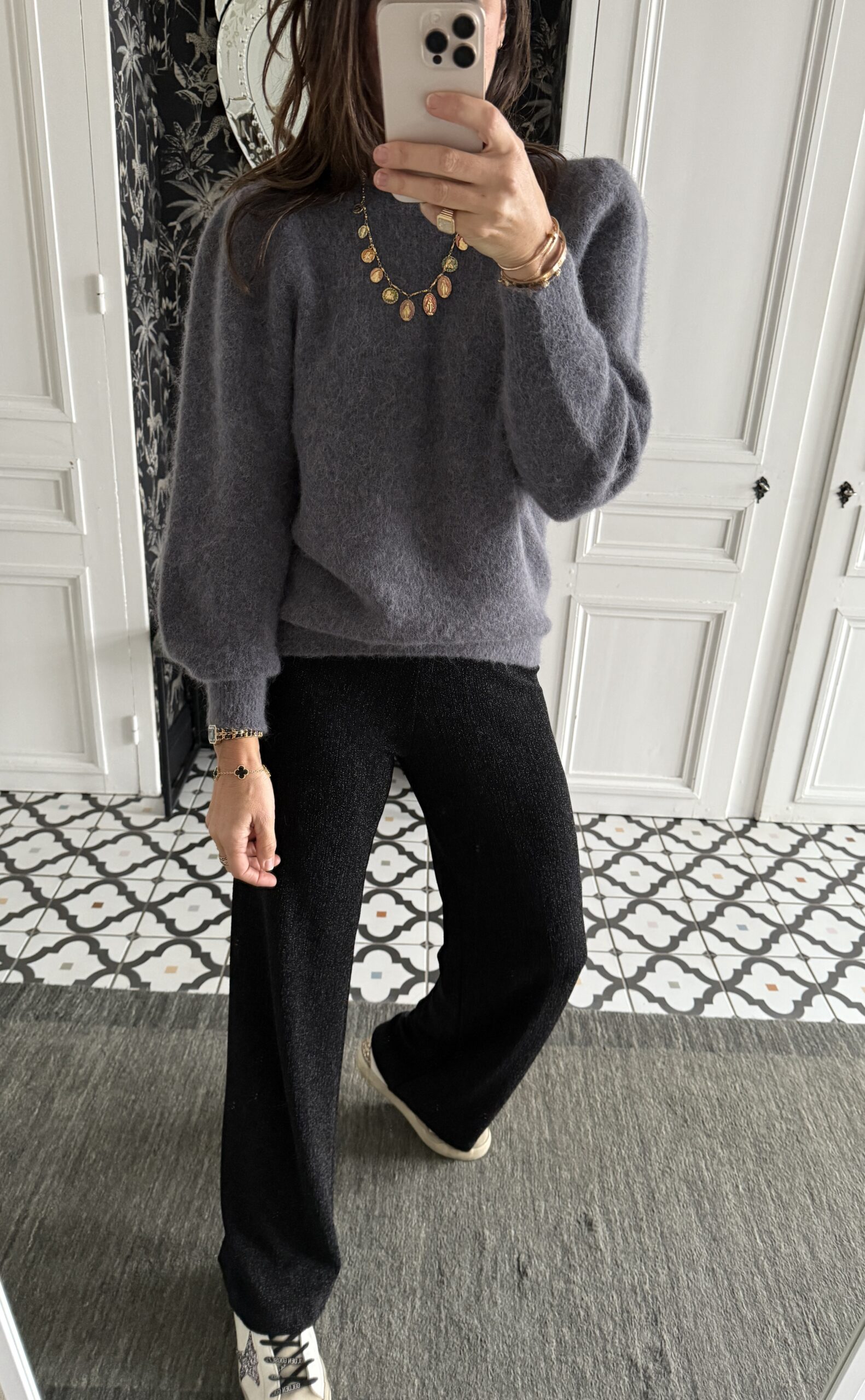 IMG_5770 pull margot alpaga épaules froncées gris