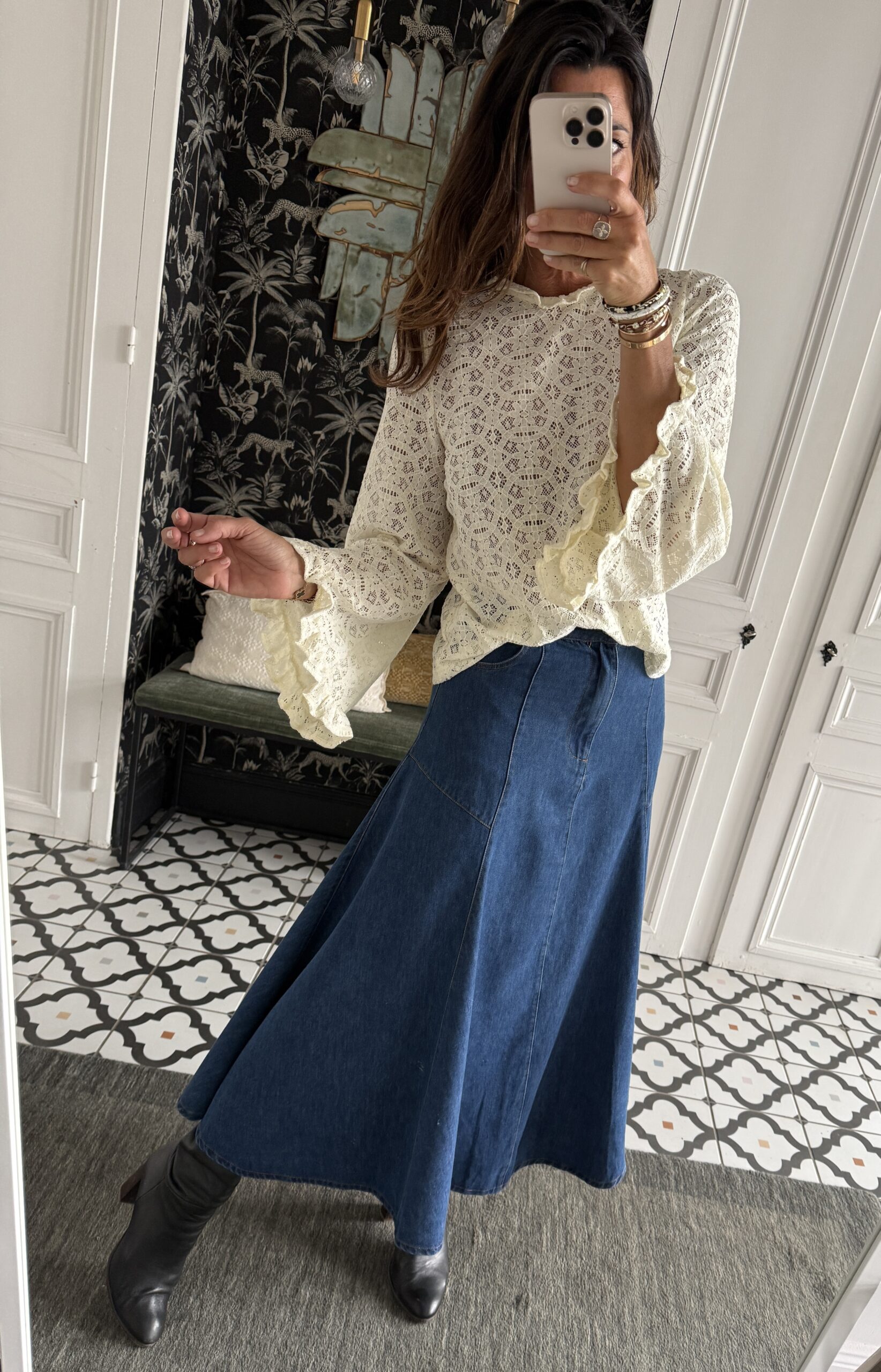blouse dentelle écru manches évasées