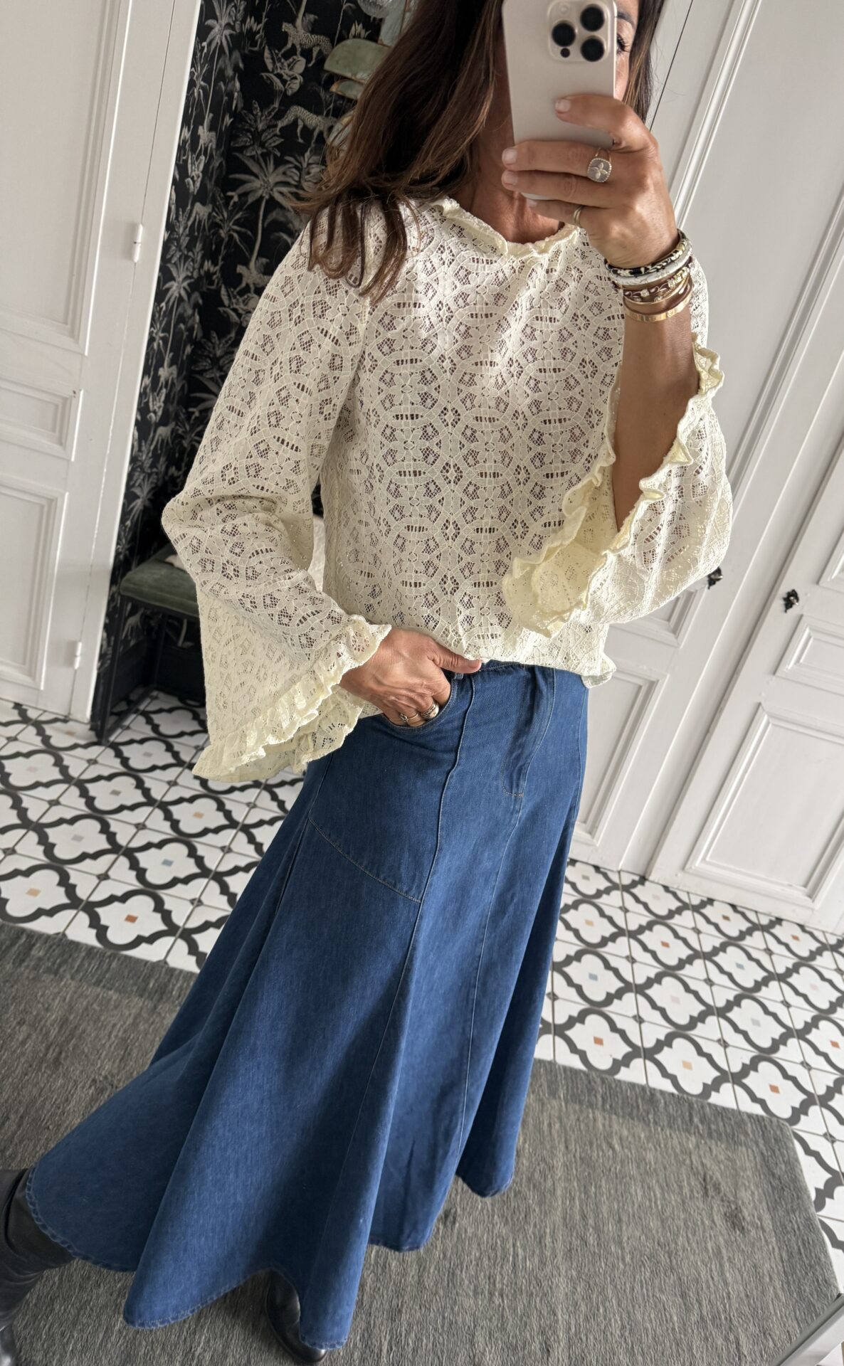 blouse dentelle écru manches évasées