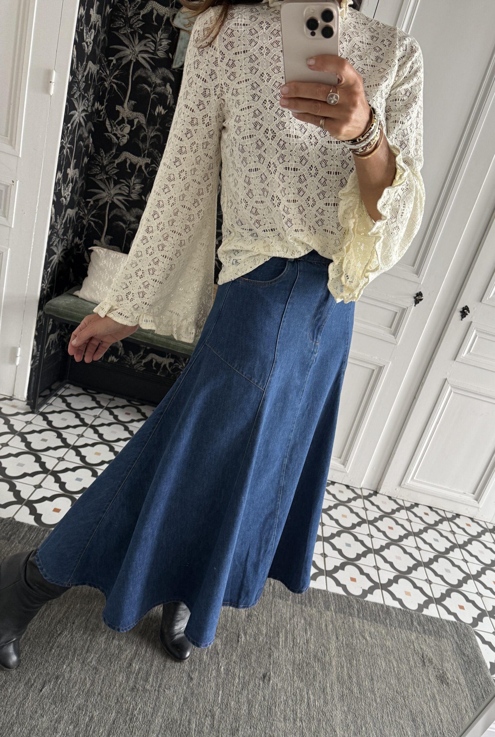 blouse dentelle écru manches évasées