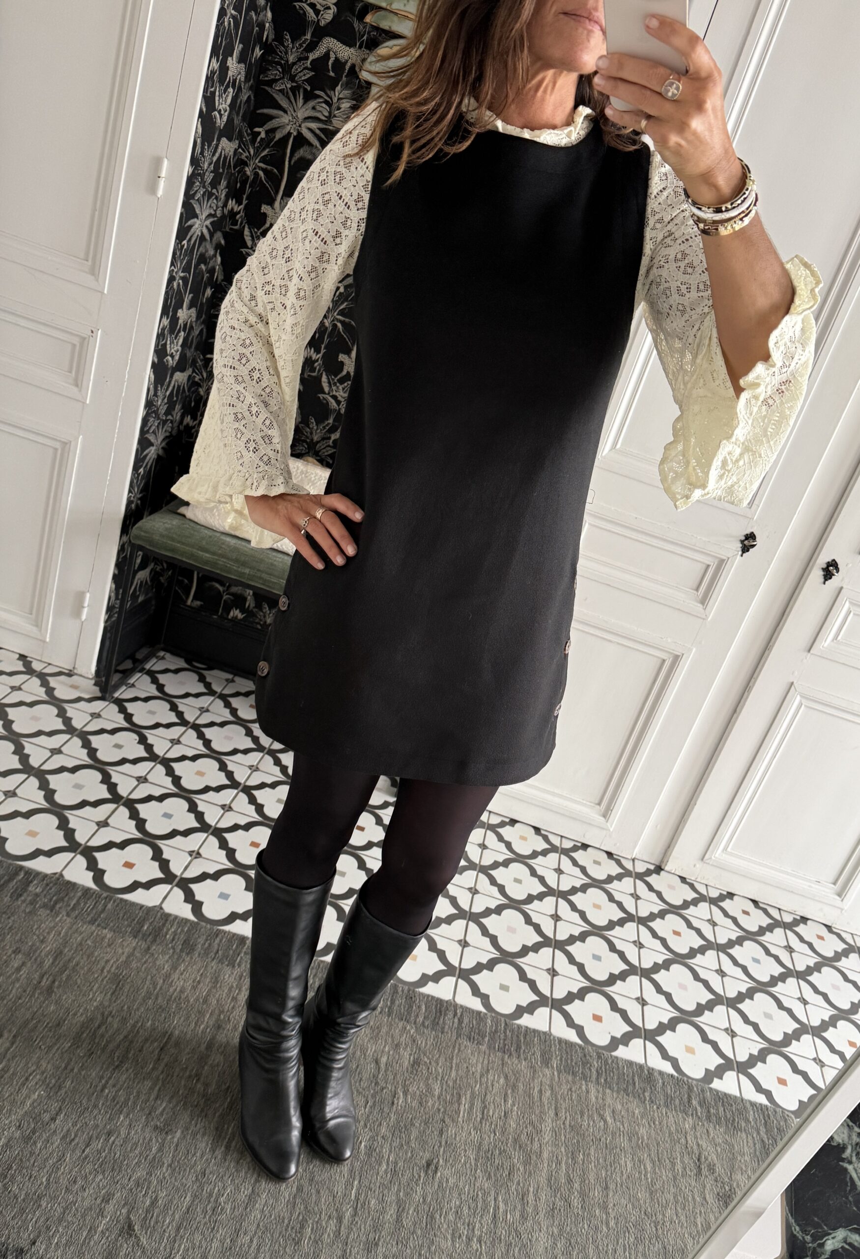 blouse dentelle écru manches évasées
