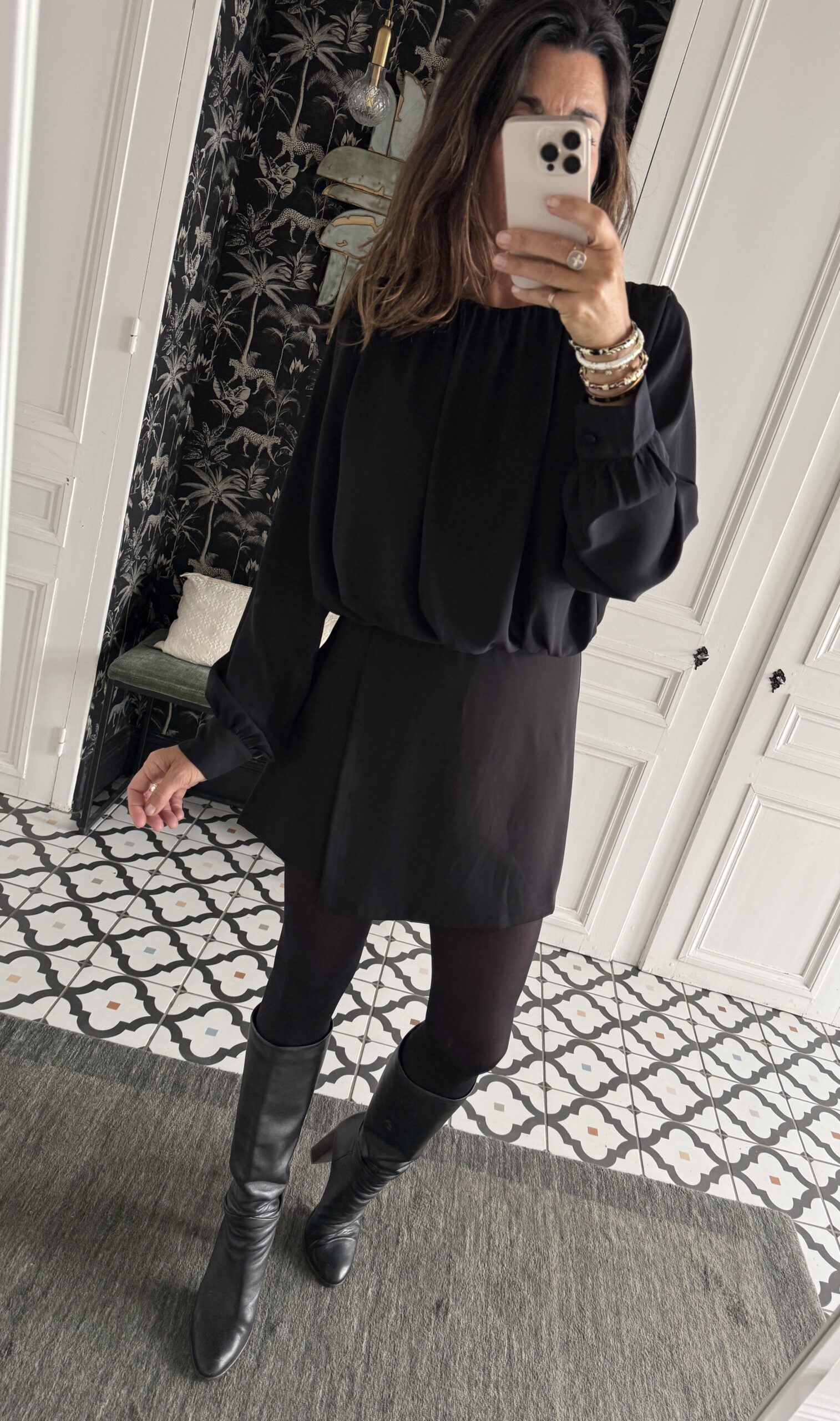 blouse dentelle écru manches évasées