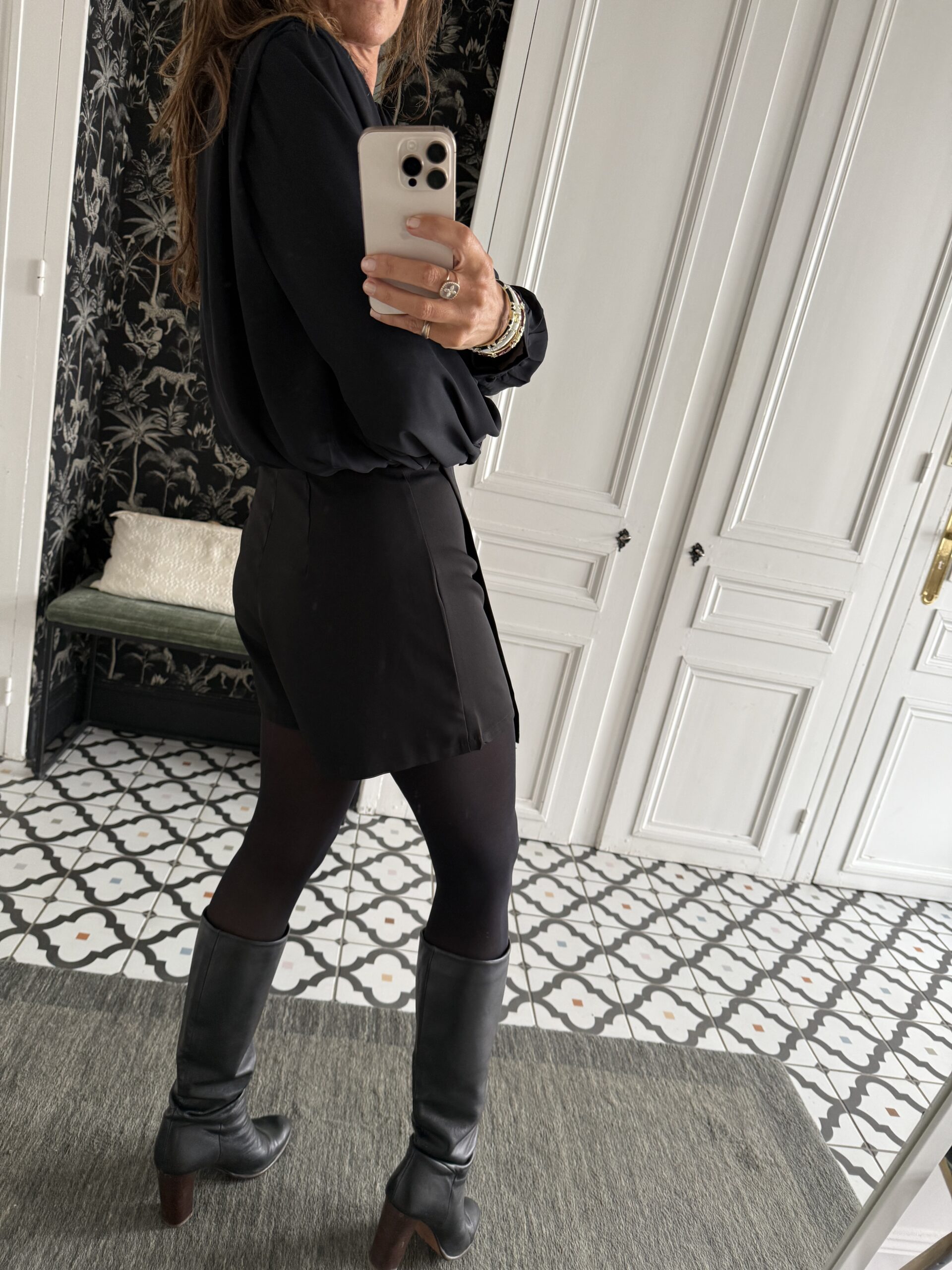 blouse dentelle écru manches évasées