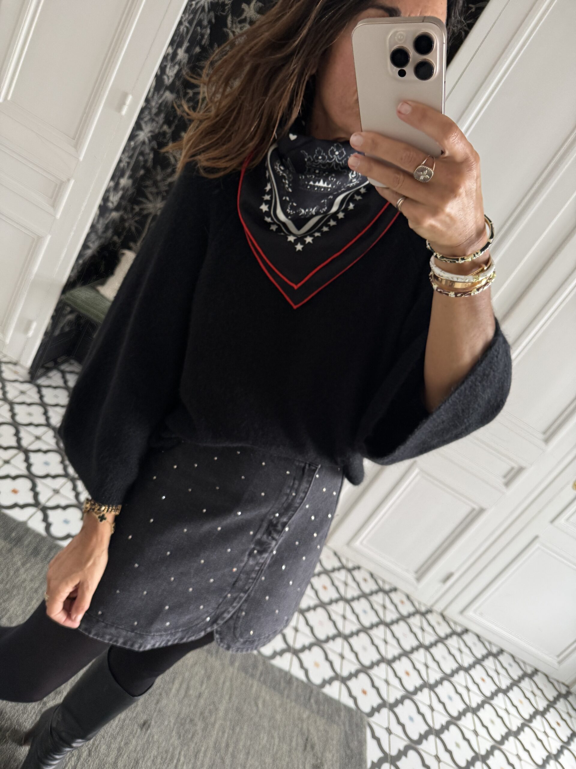 blouse dentelle écru manches évasées
