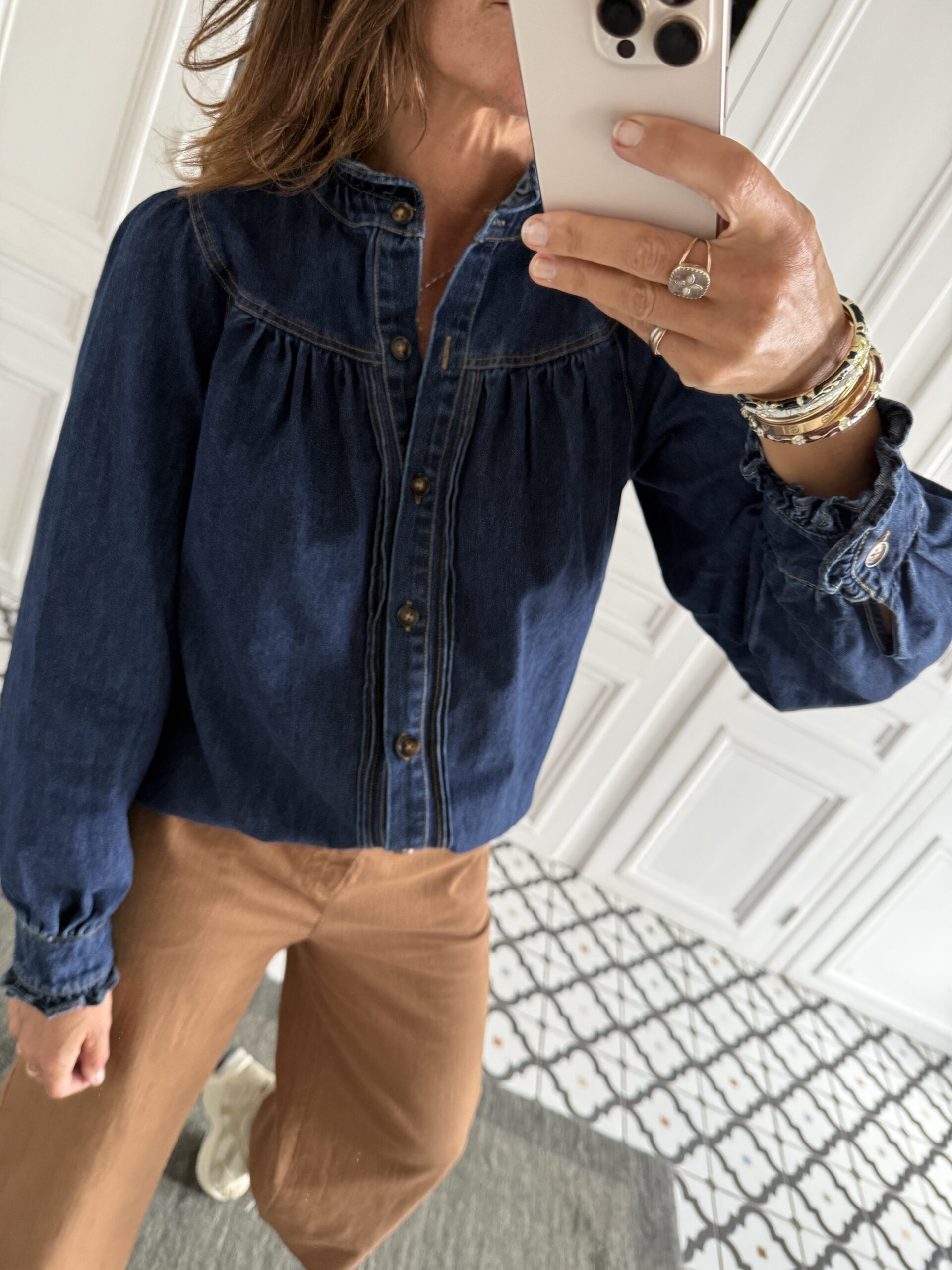 blouse dentelle écru manches évasées