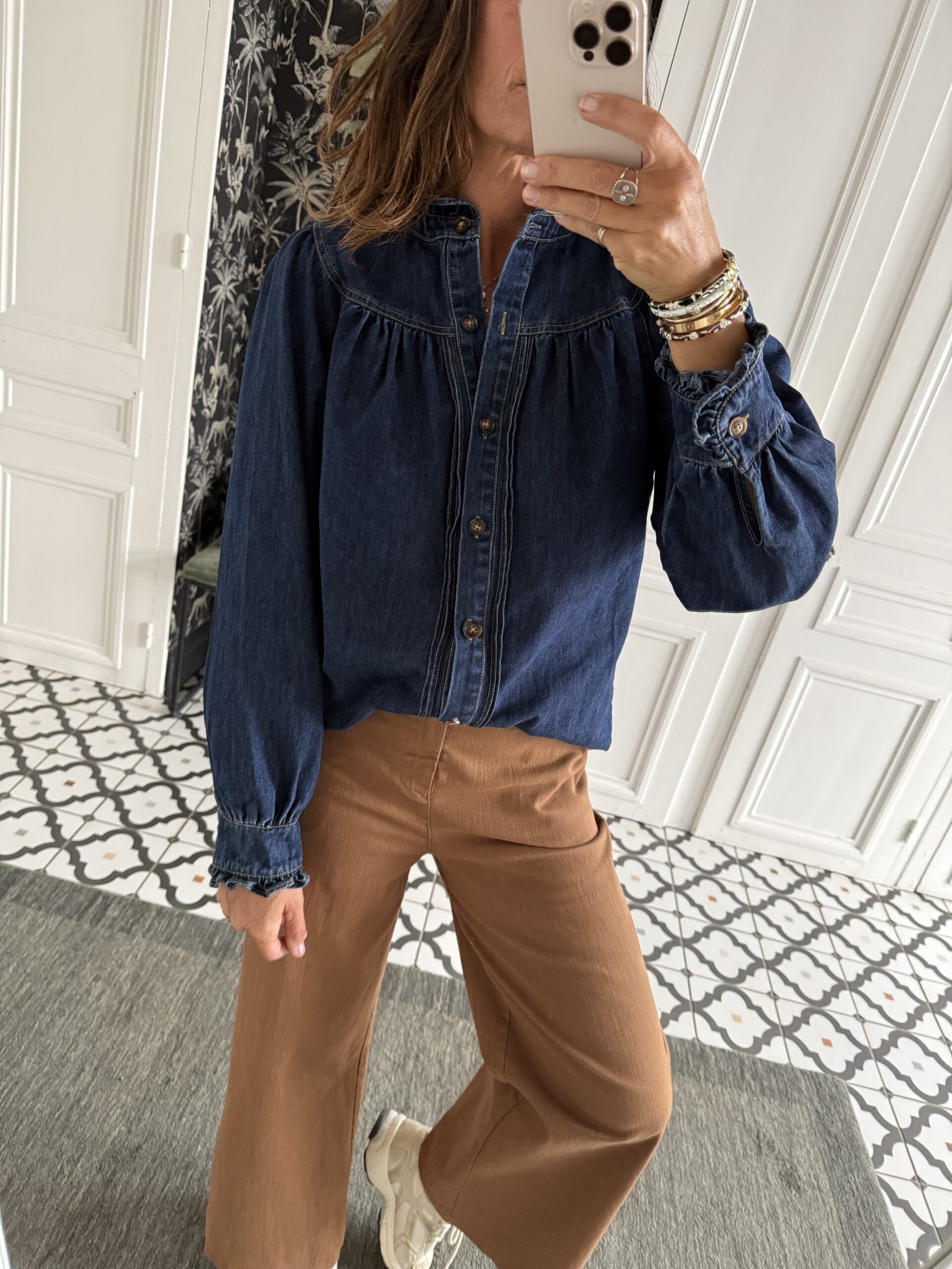 blouse dentelle écru manches évasées
