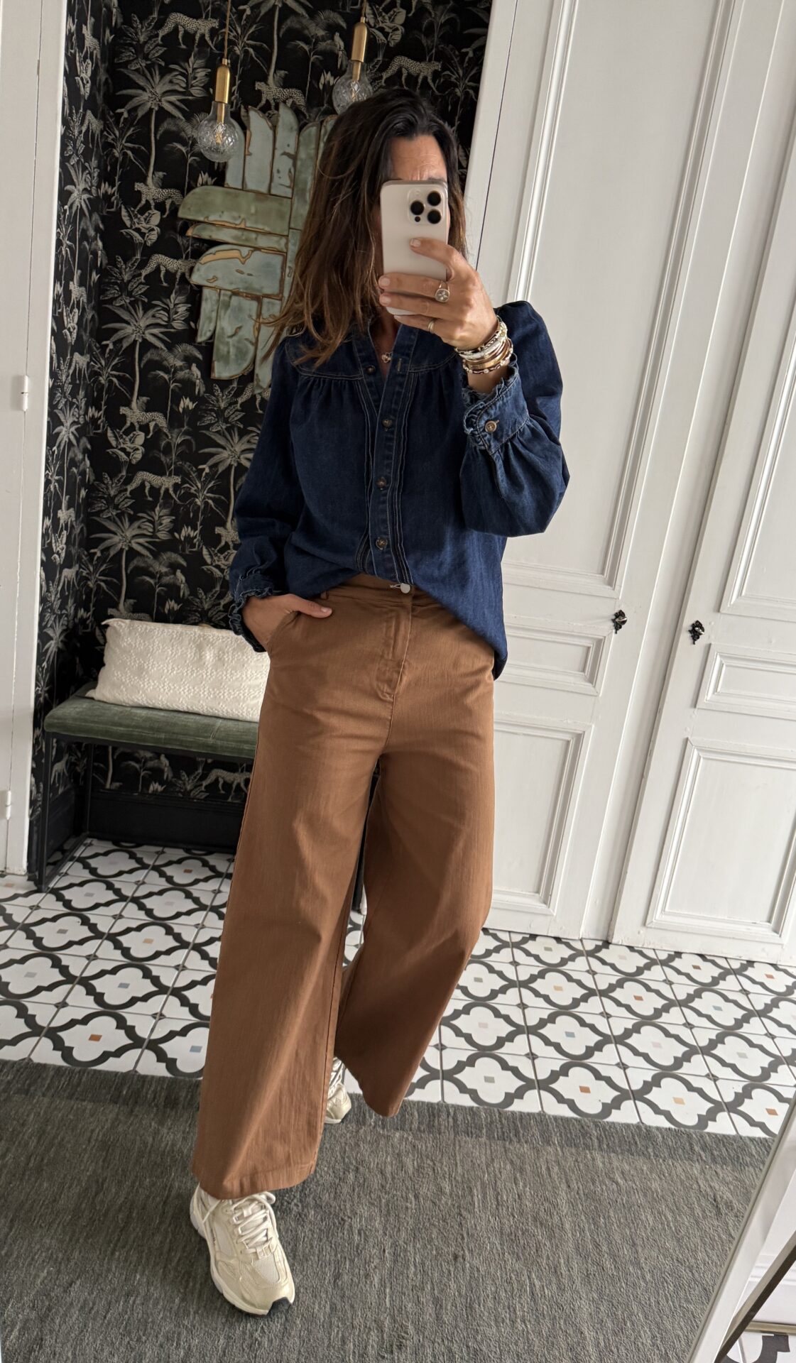 blouse dentelle écru manches évasées