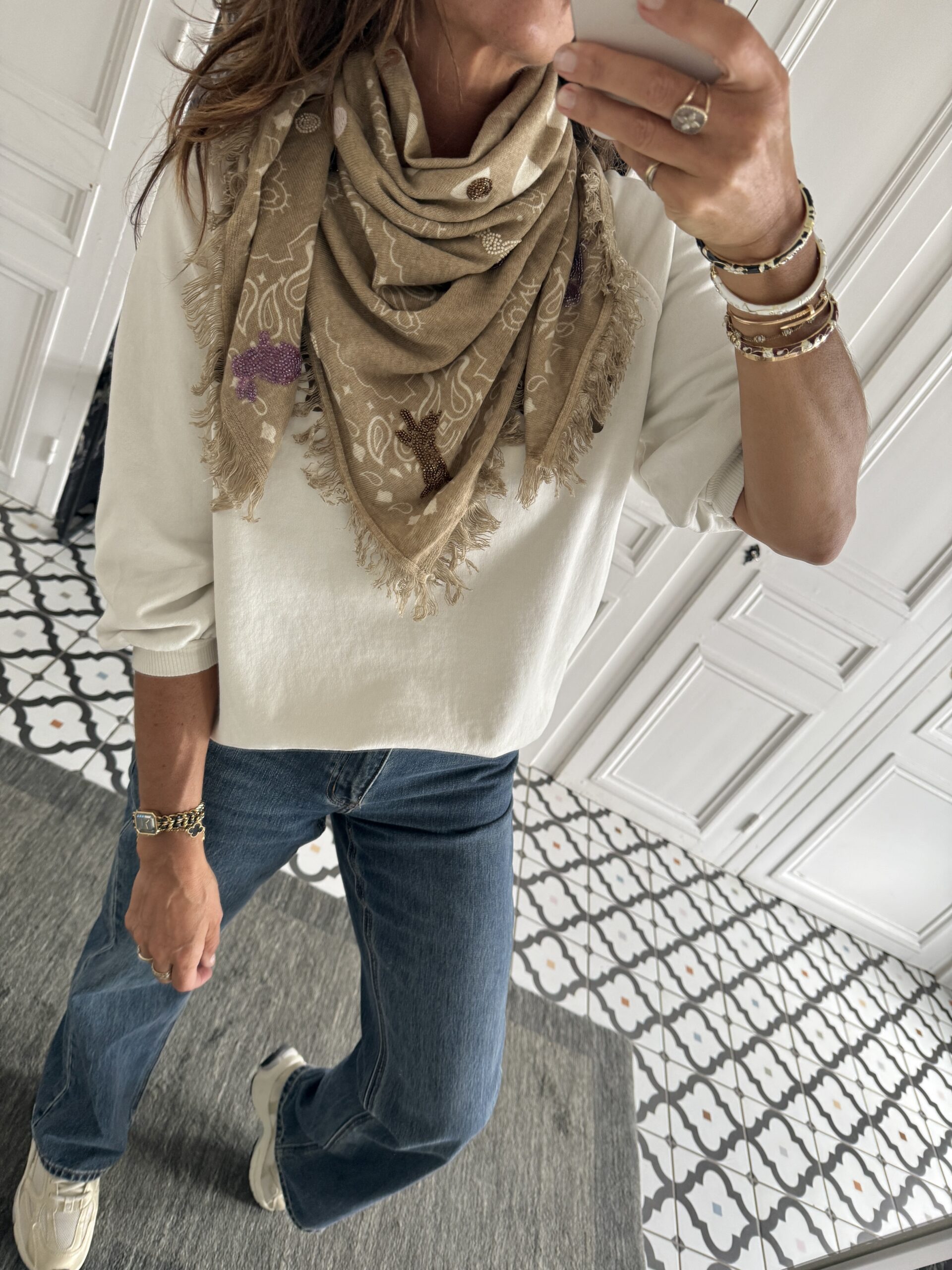 blouse dentelle écru manches évasées