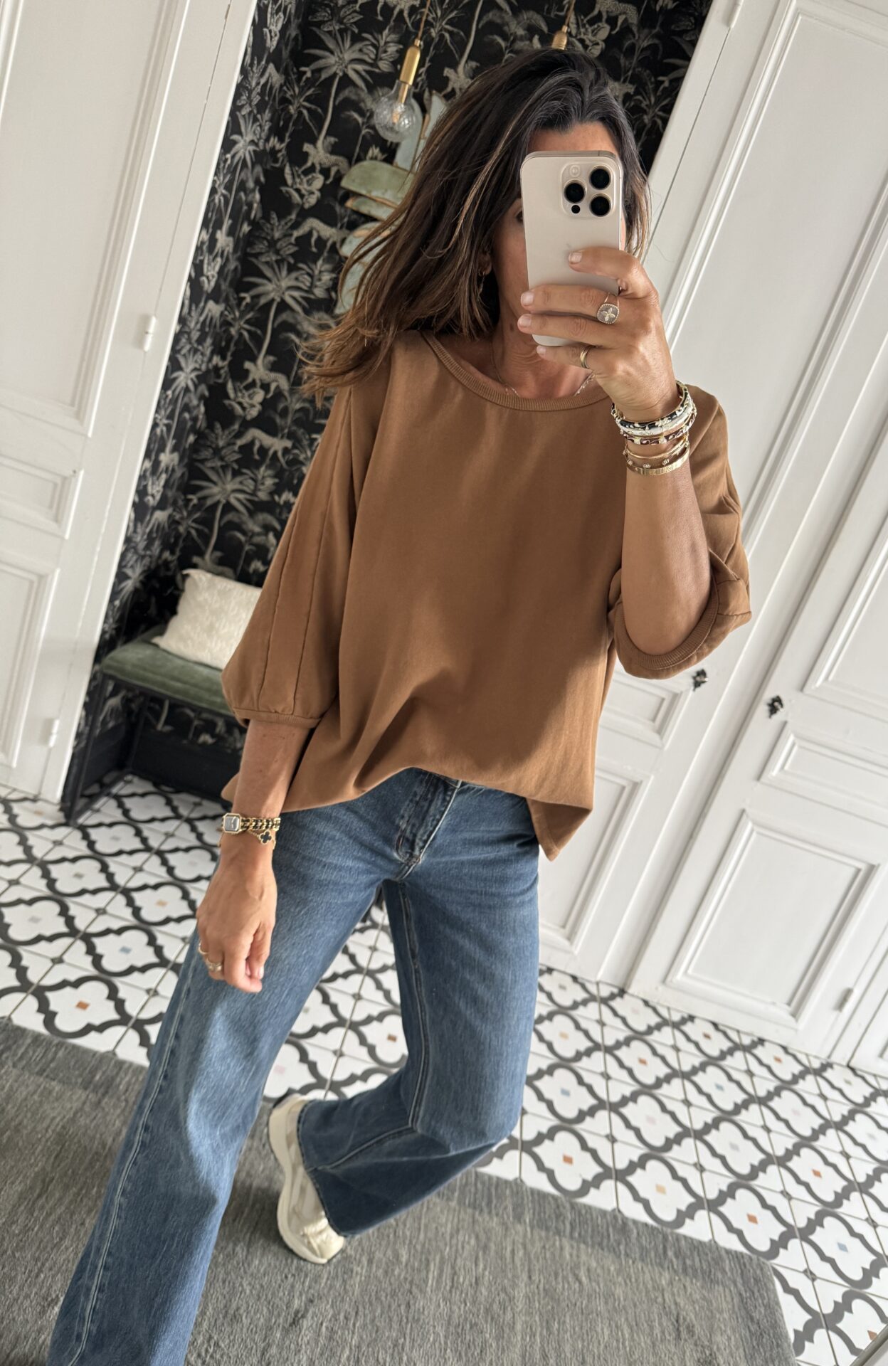 blouse dentelle écru manches évasées