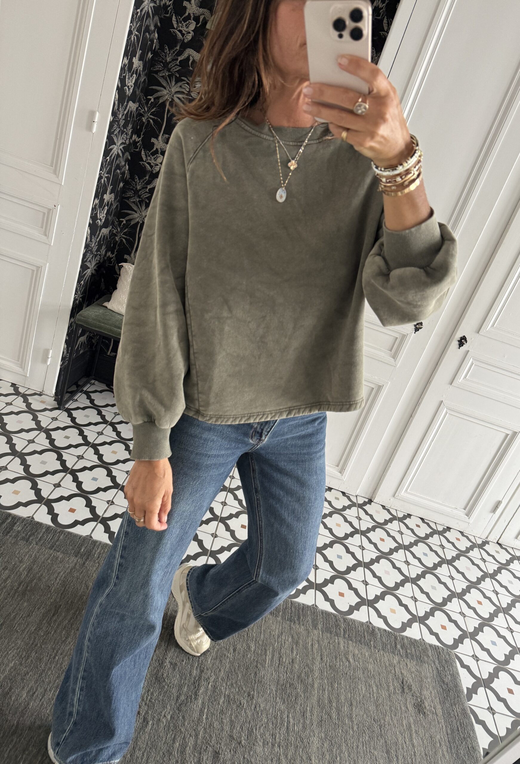 blouse dentelle écru manches évasées