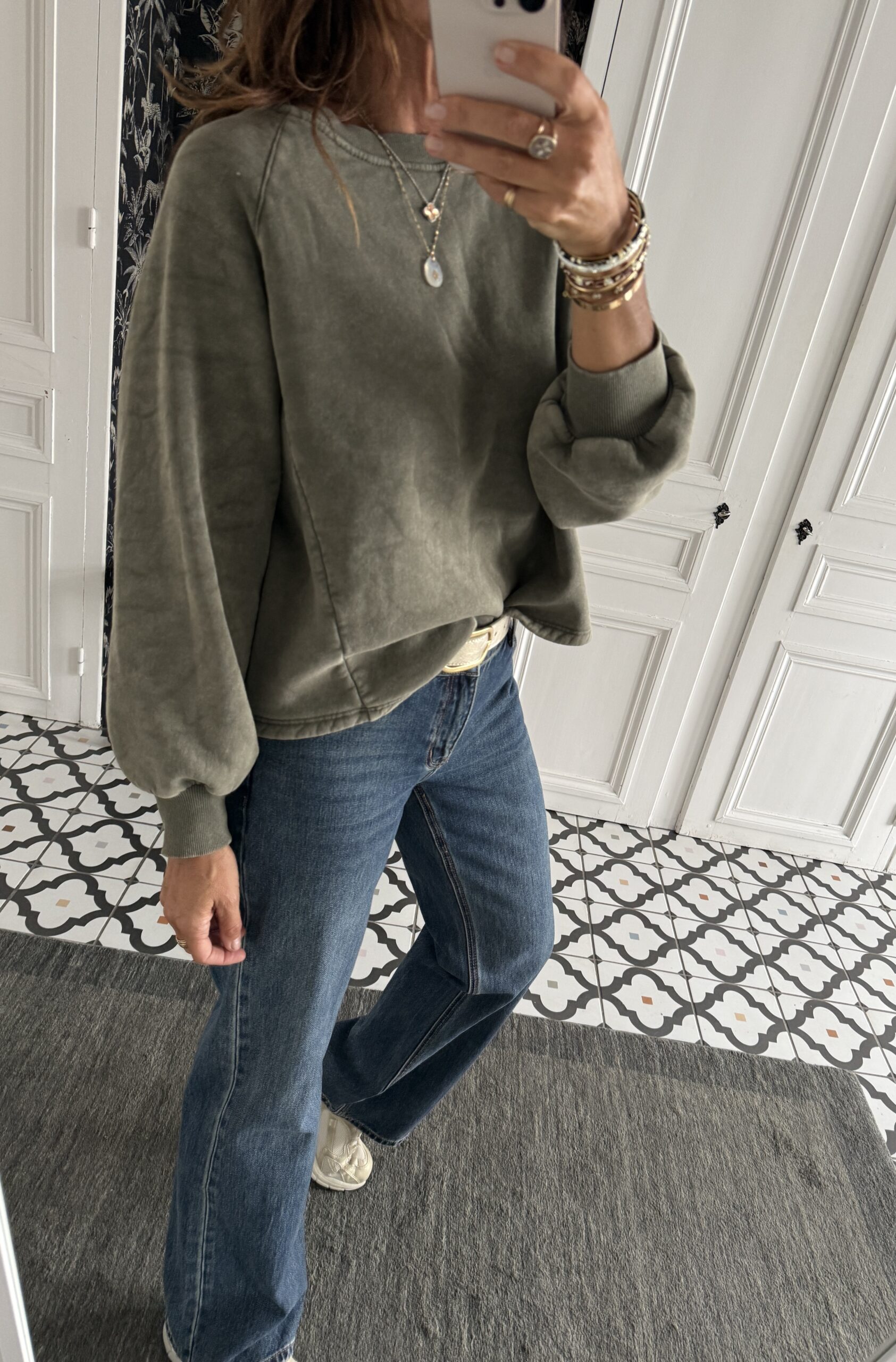 blouse dentelle écru manches évasées