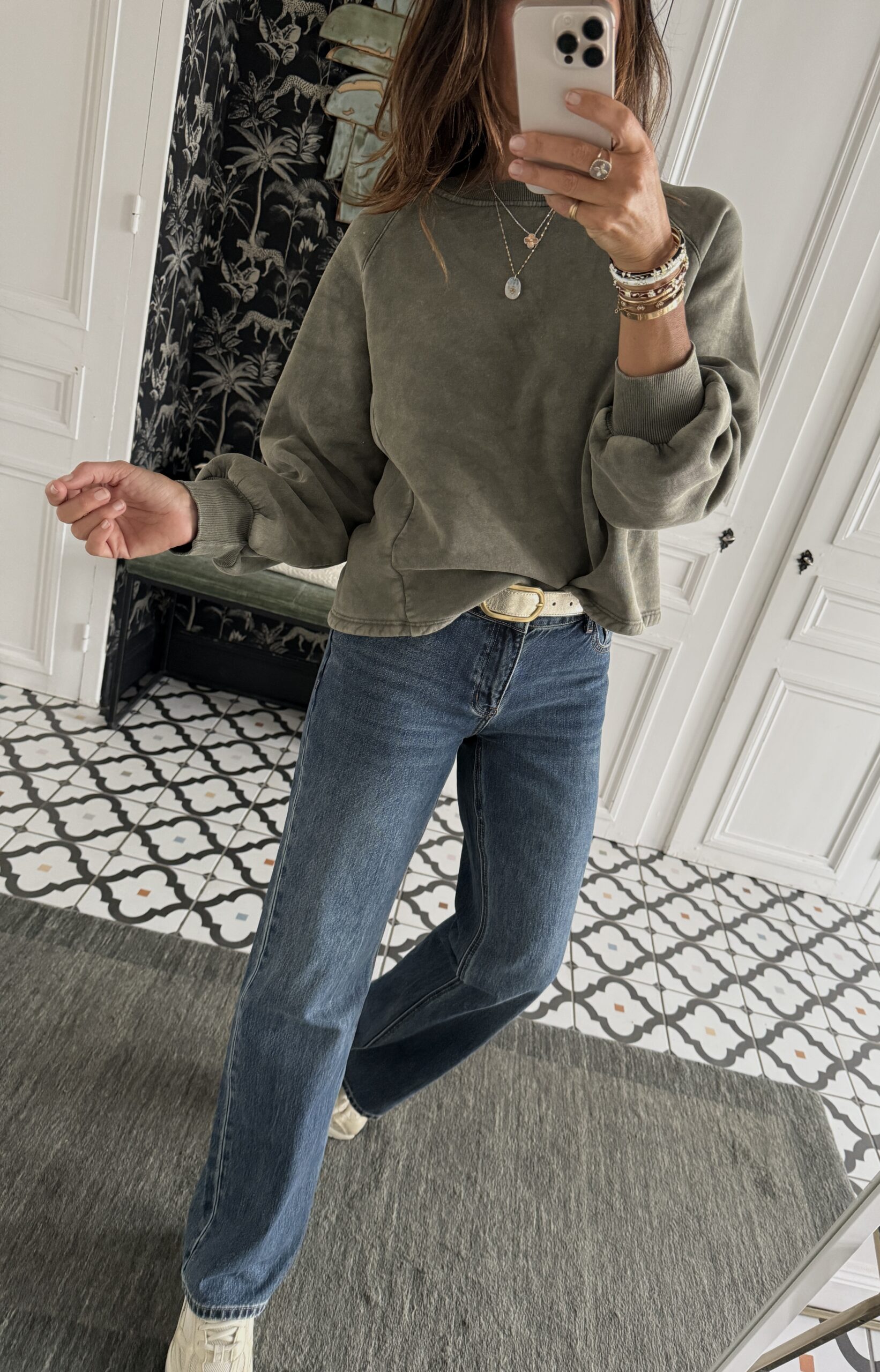 blouse dentelle écru manches évasées