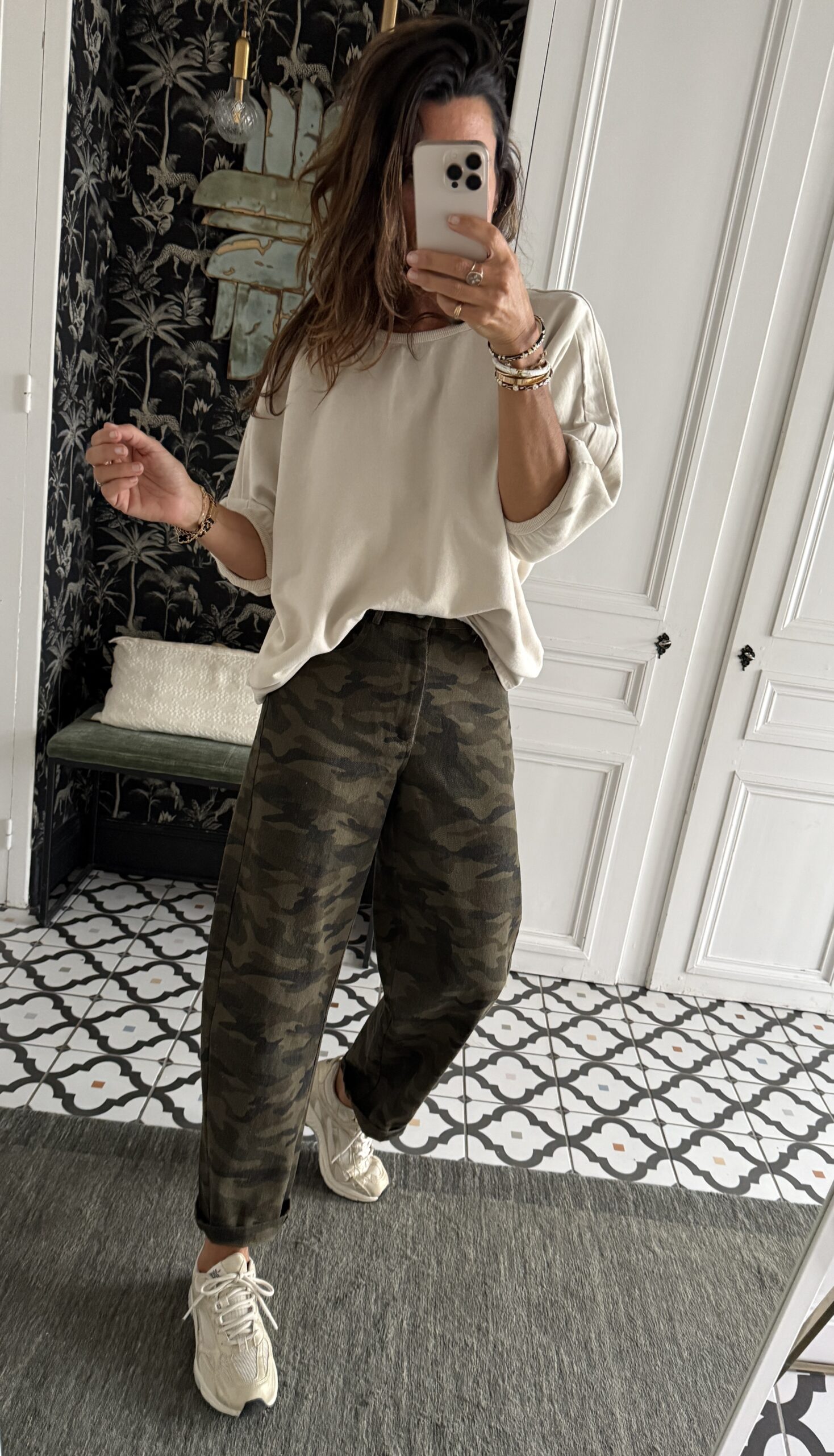 blouse dentelle écru manches évasées