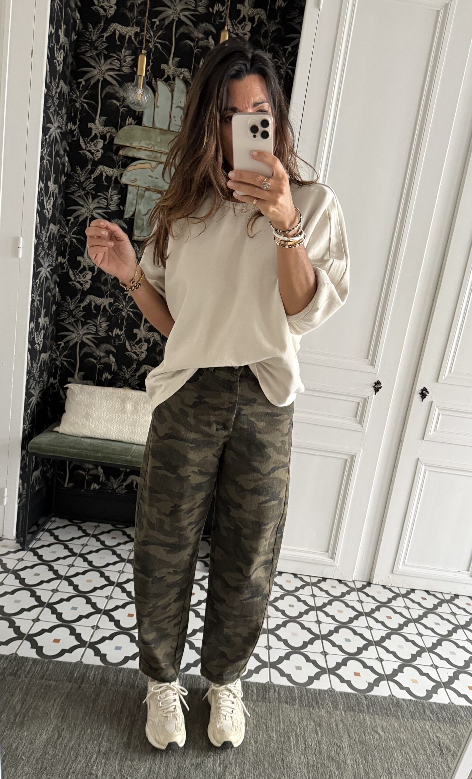 blouse dentelle écru manches évasées