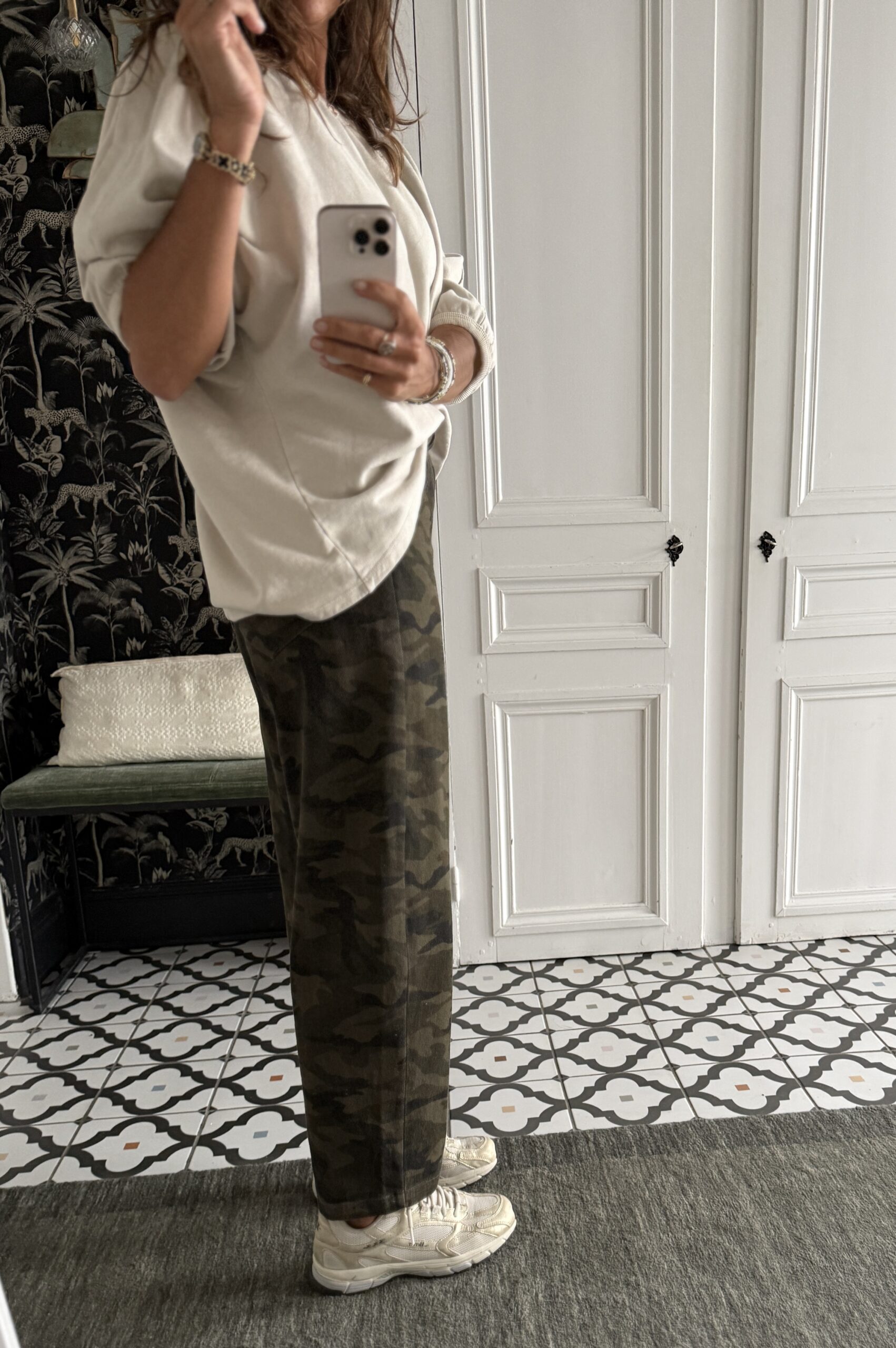 blouse dentelle écru manches évasées