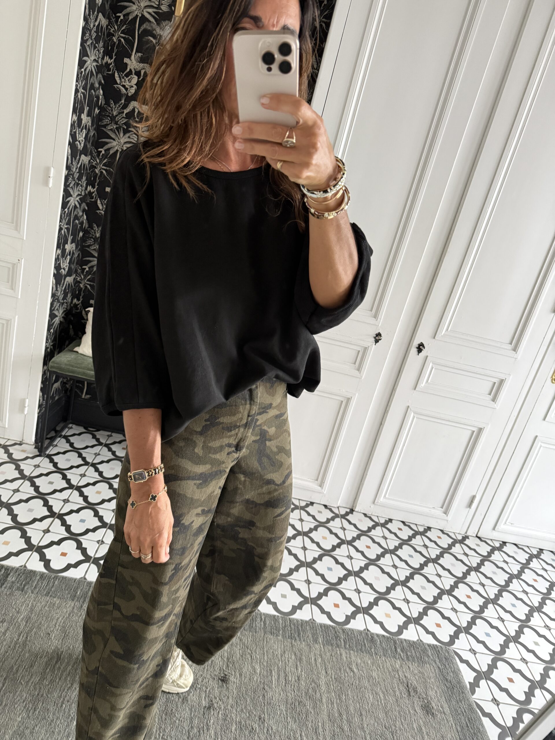blouse dentelle écru manches évasées