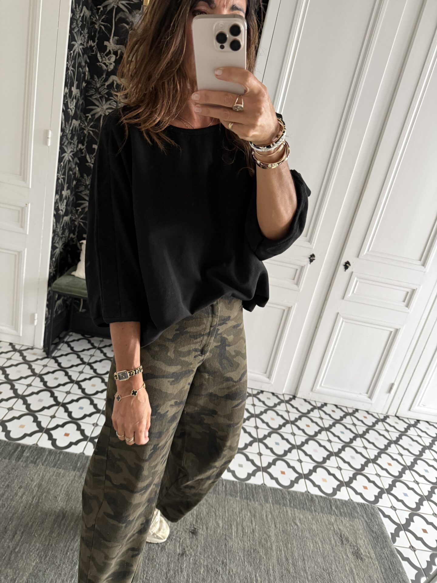 blouse dentelle écru manches évasées