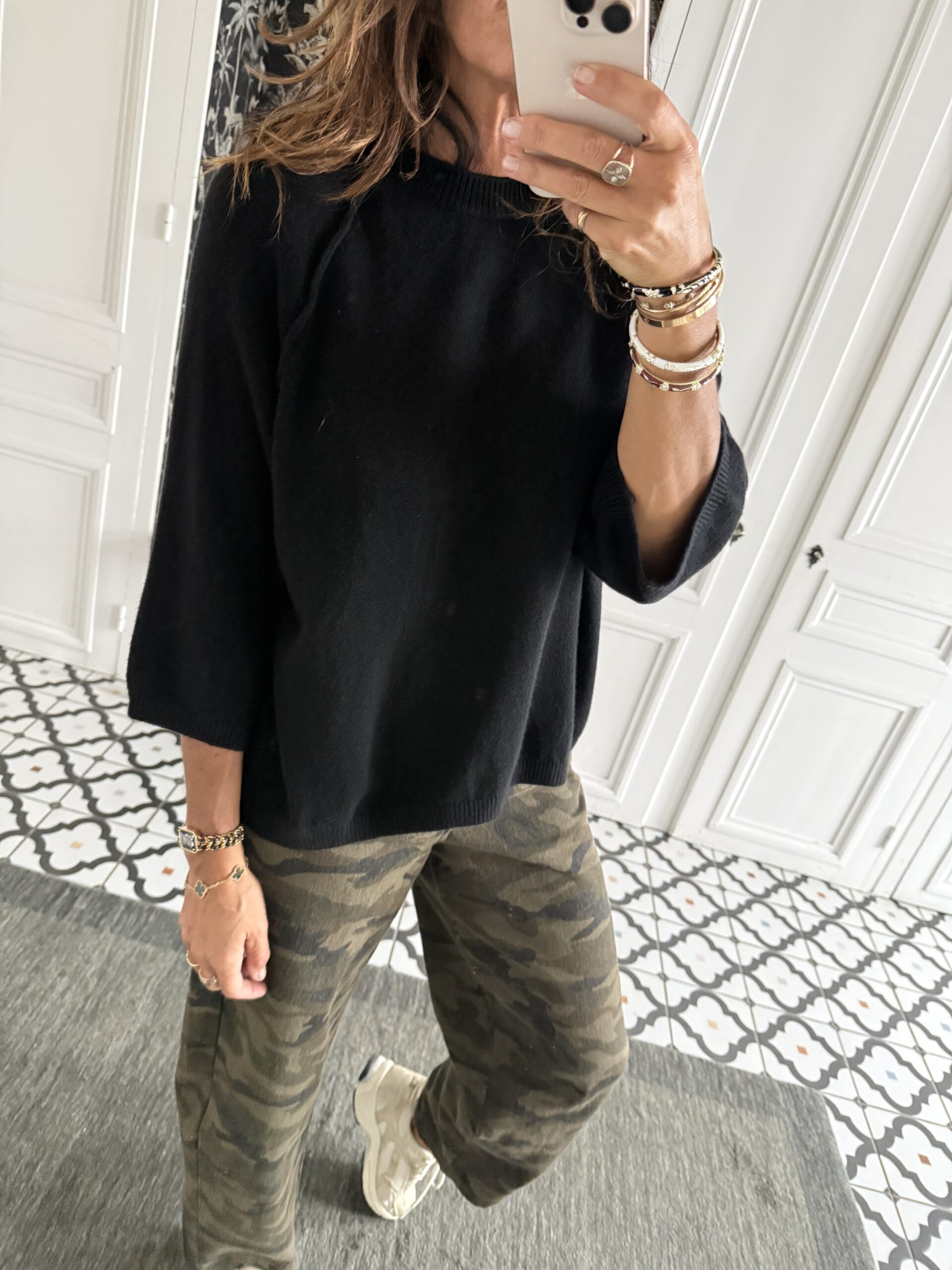 blouse dentelle écru manches évasées