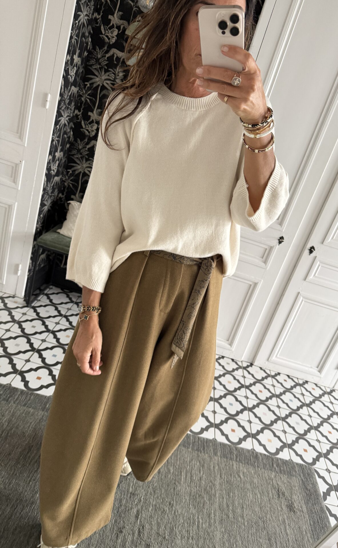 blouse dentelle écru manches évasées