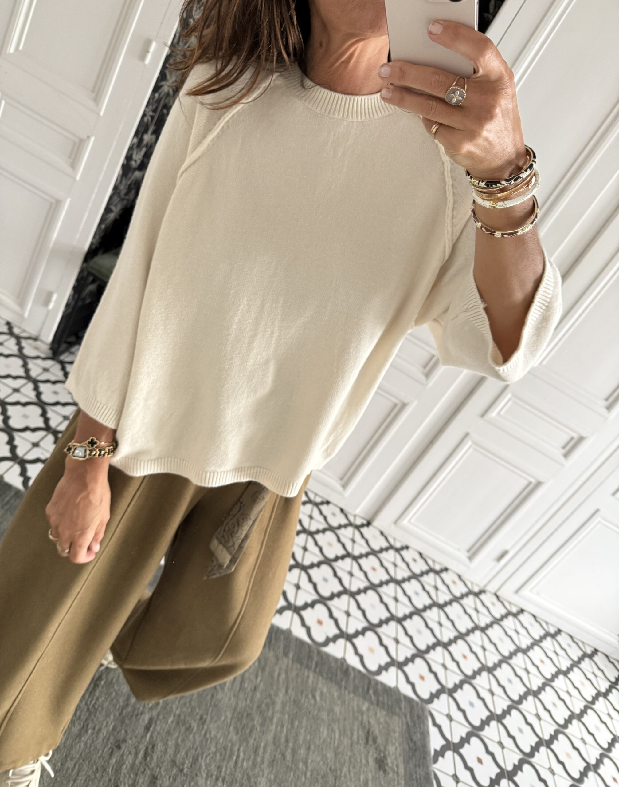 blouse dentelle écru manches évasées