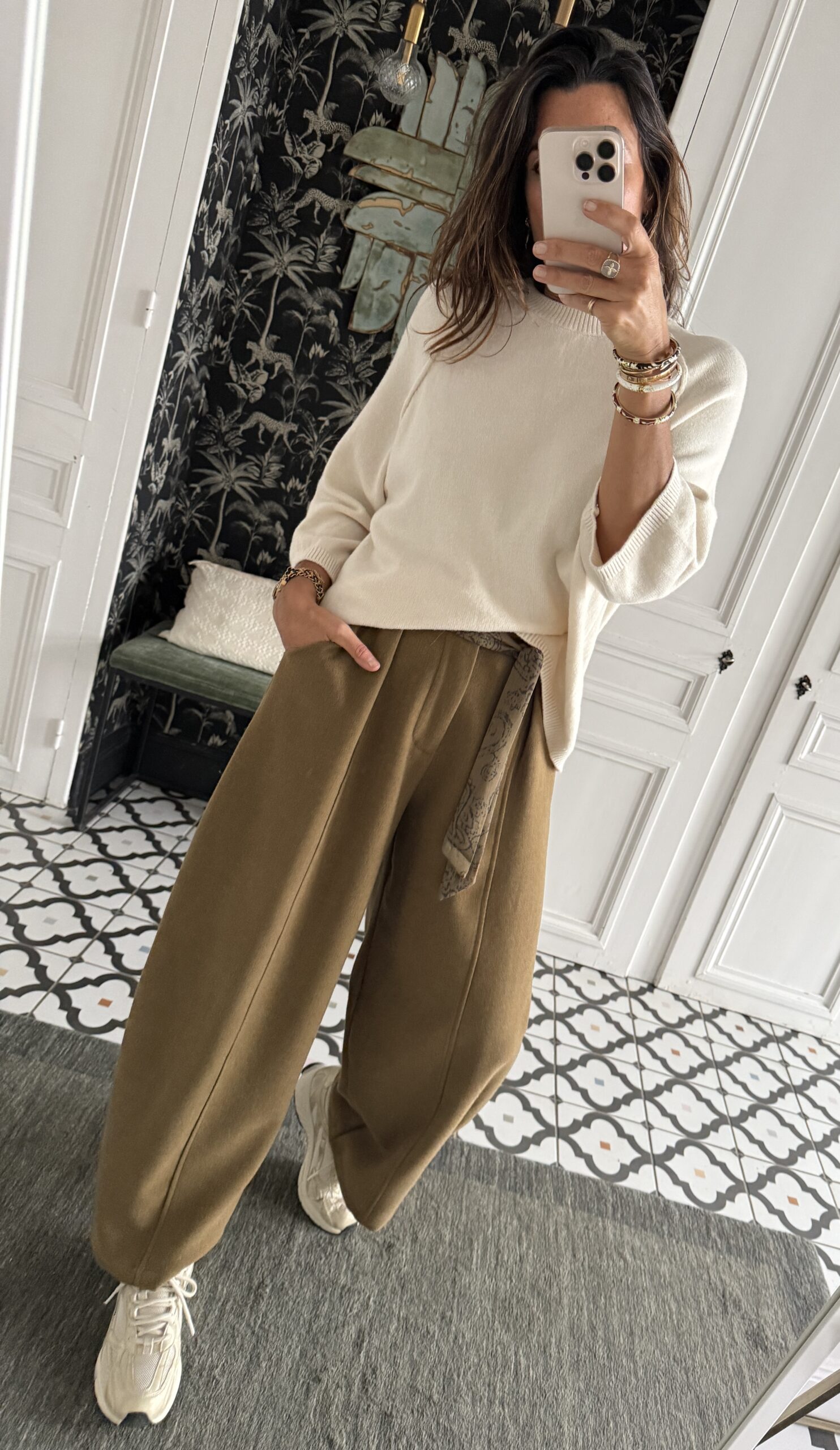 blouse dentelle écru manches évasées