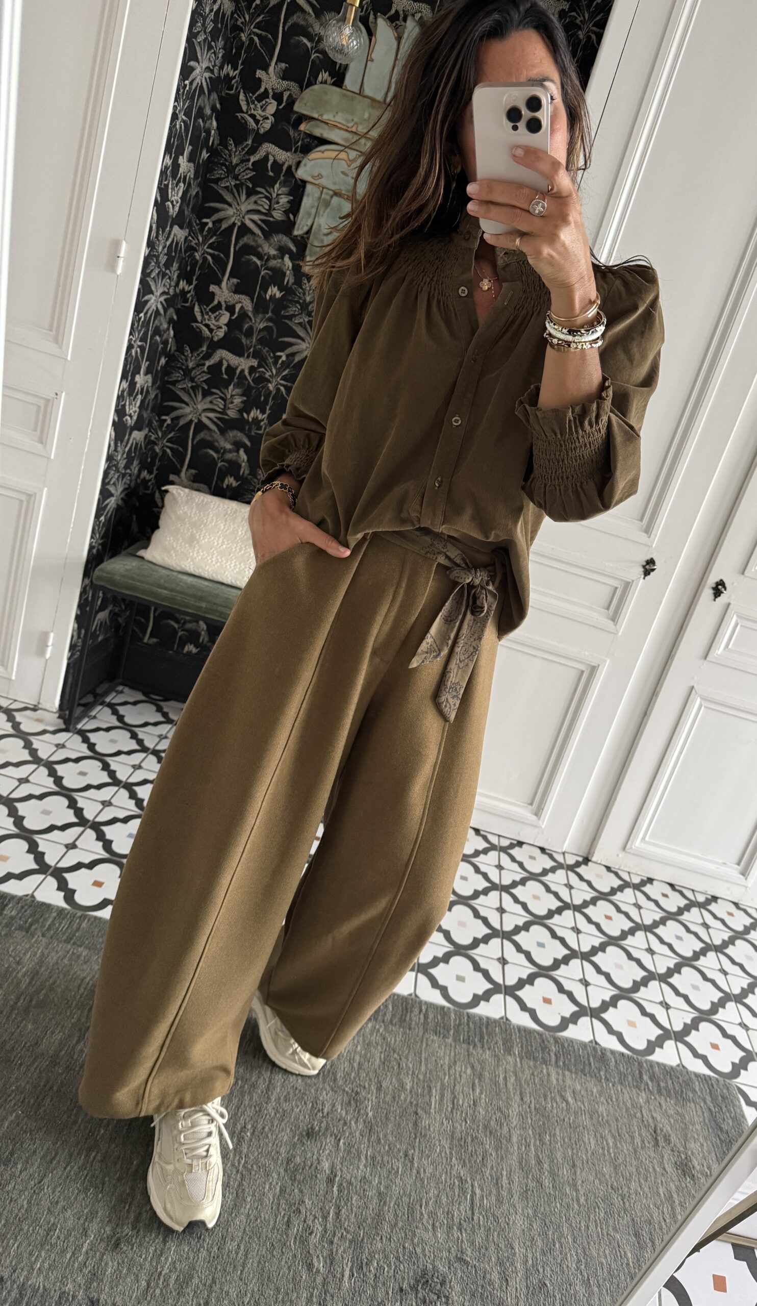 blouse dentelle écru manches évasées