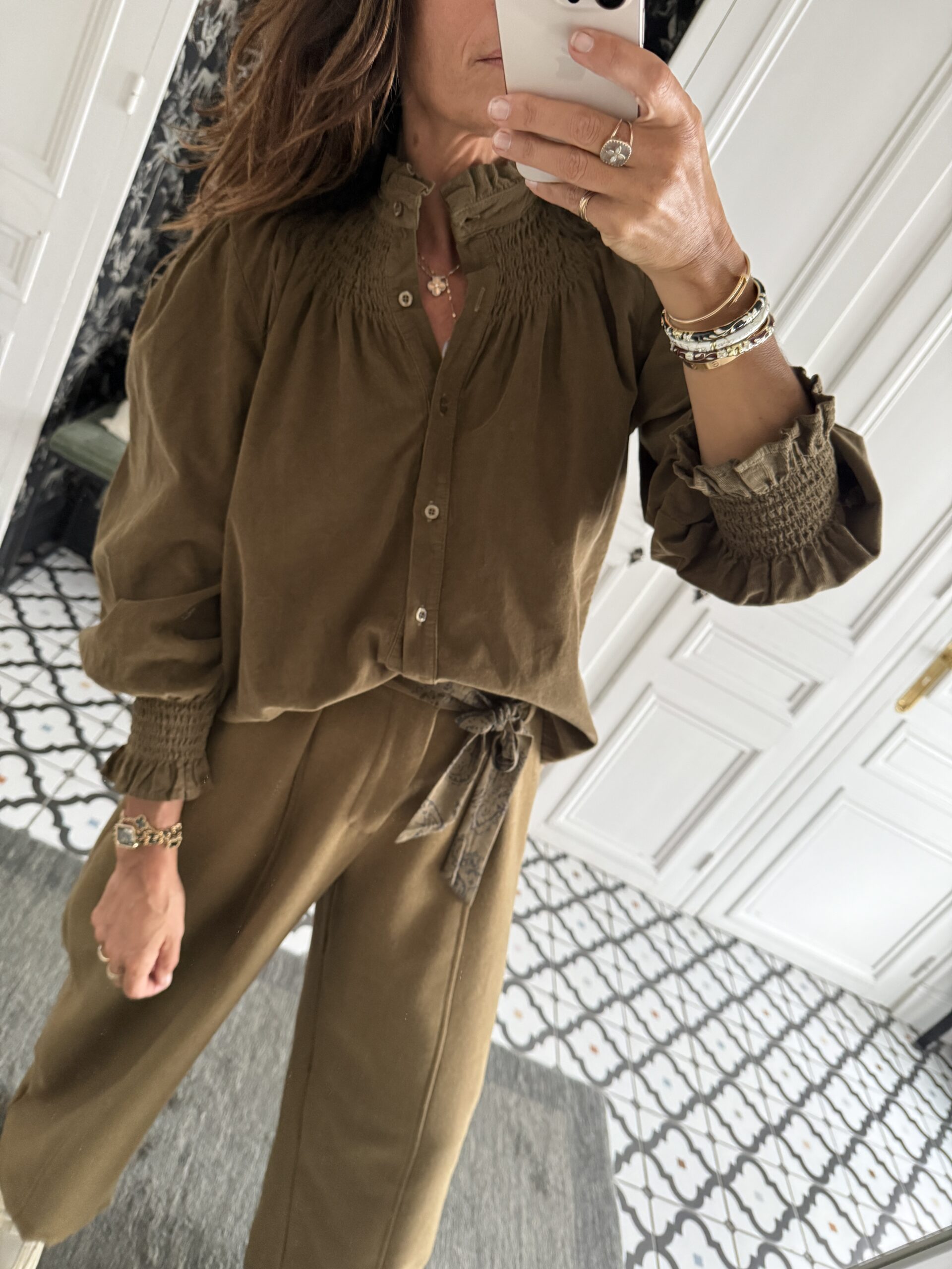 blouse dentelle écru manches évasées