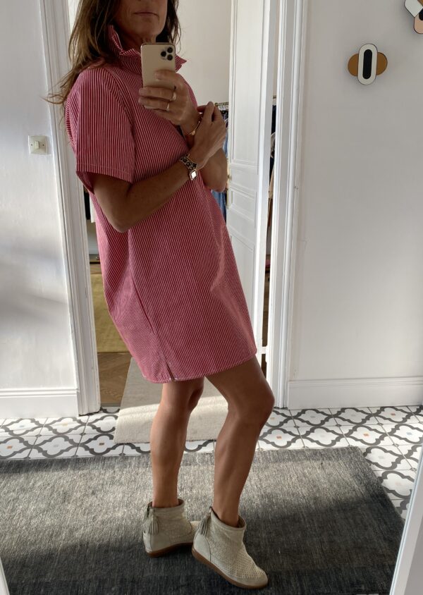 robe rayée col volant rouge