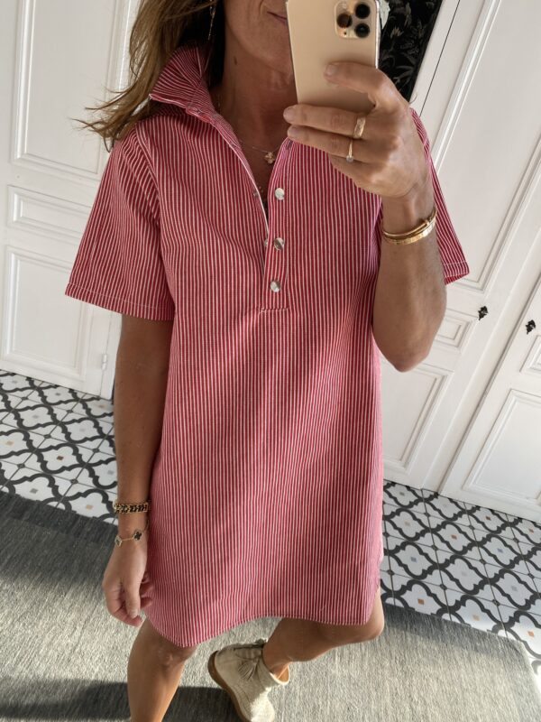 robe rayée col volant rouge