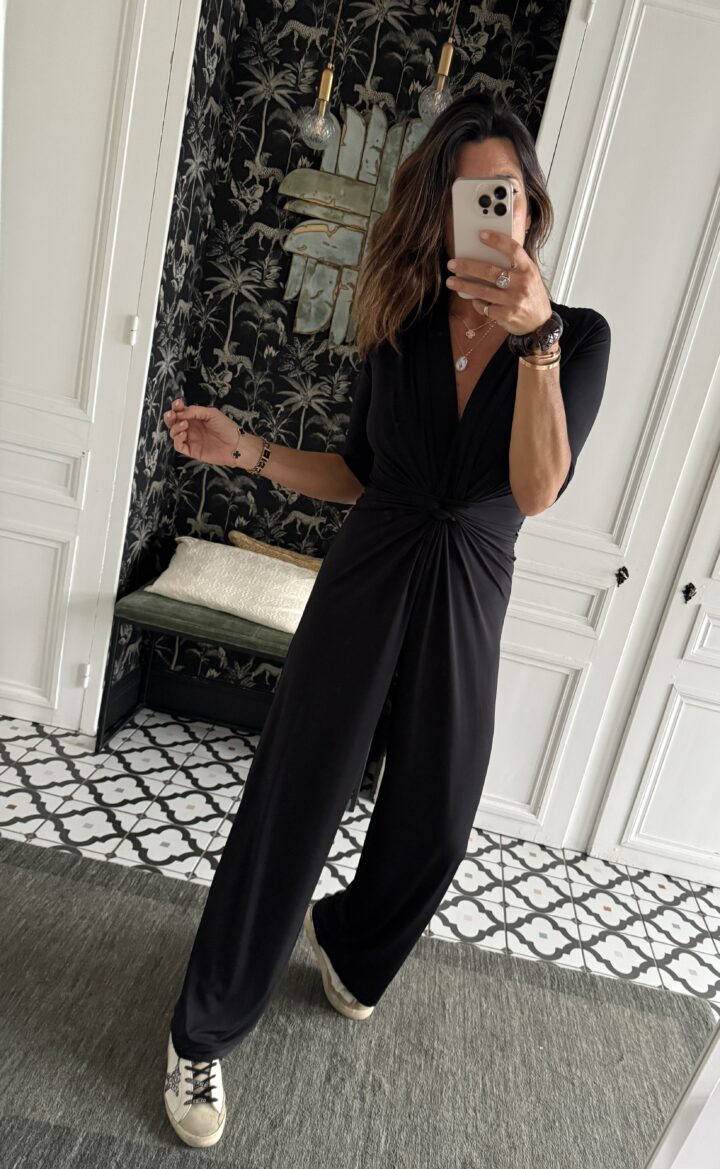 blouse dentelle noir manches évasées