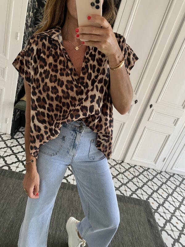 blouse col v léopard camel