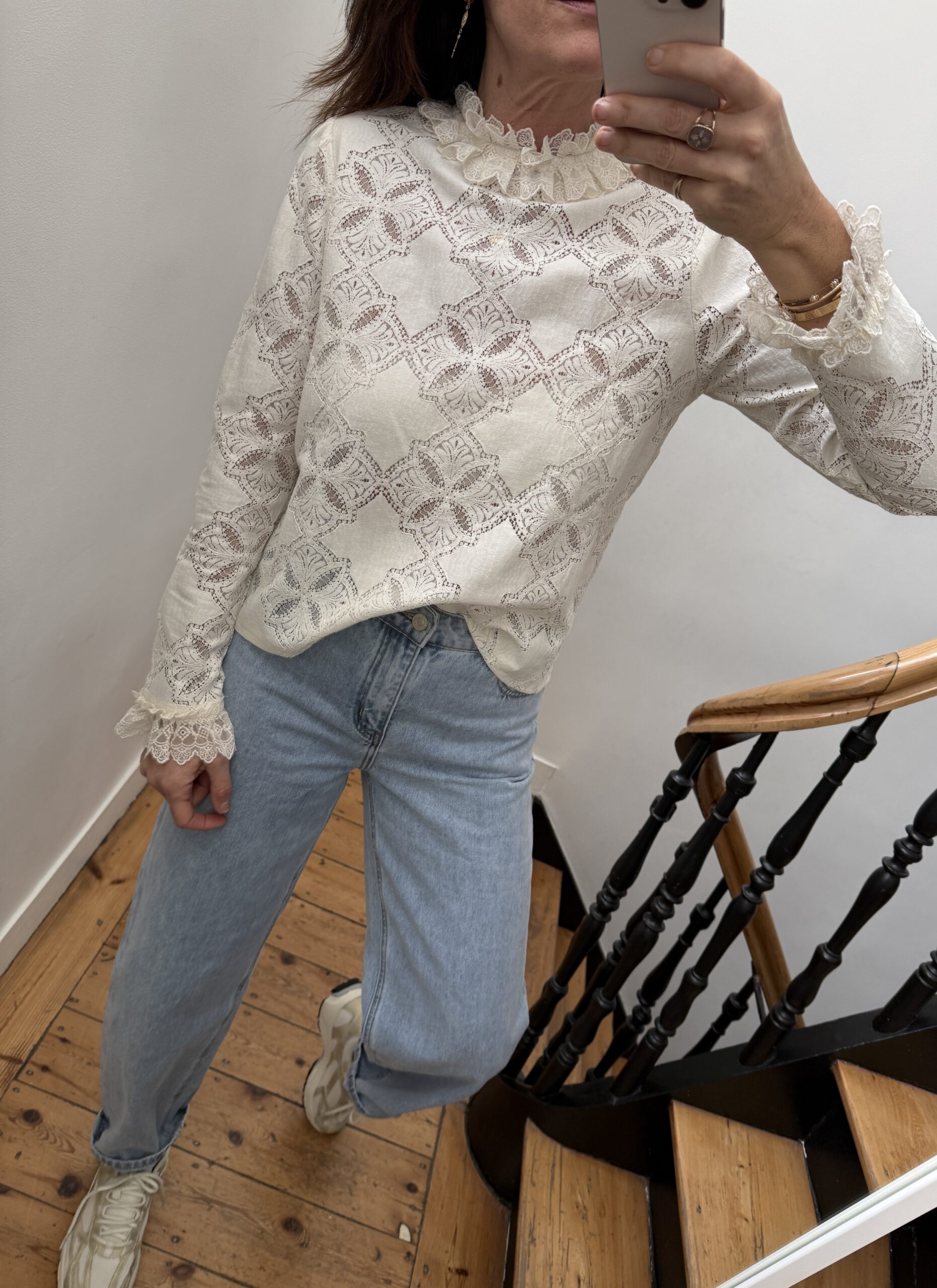IMG_8157 2 blouse dentelle écru col montant tulle volant