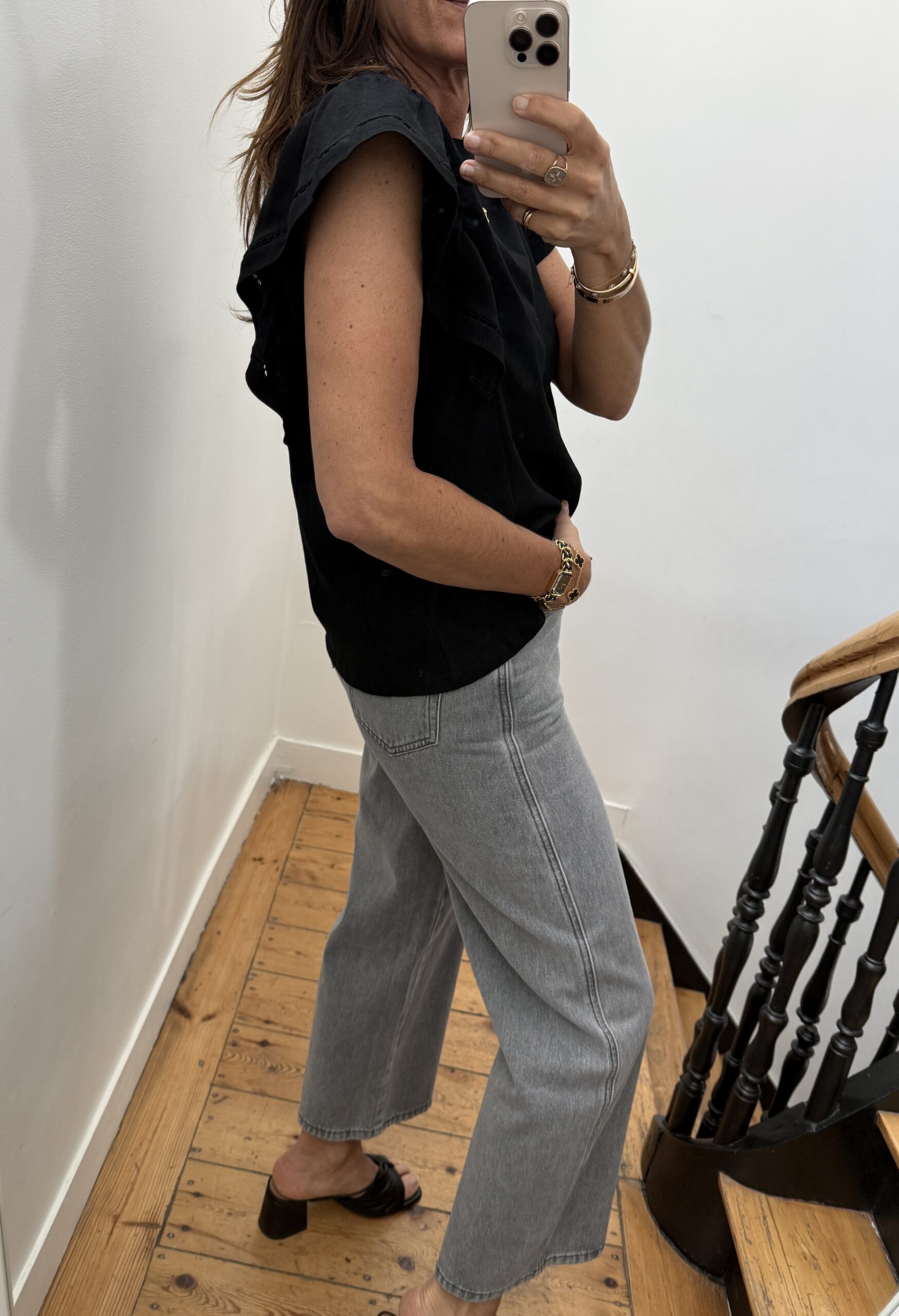 IMG_9608 tee shirt volants épaules noir