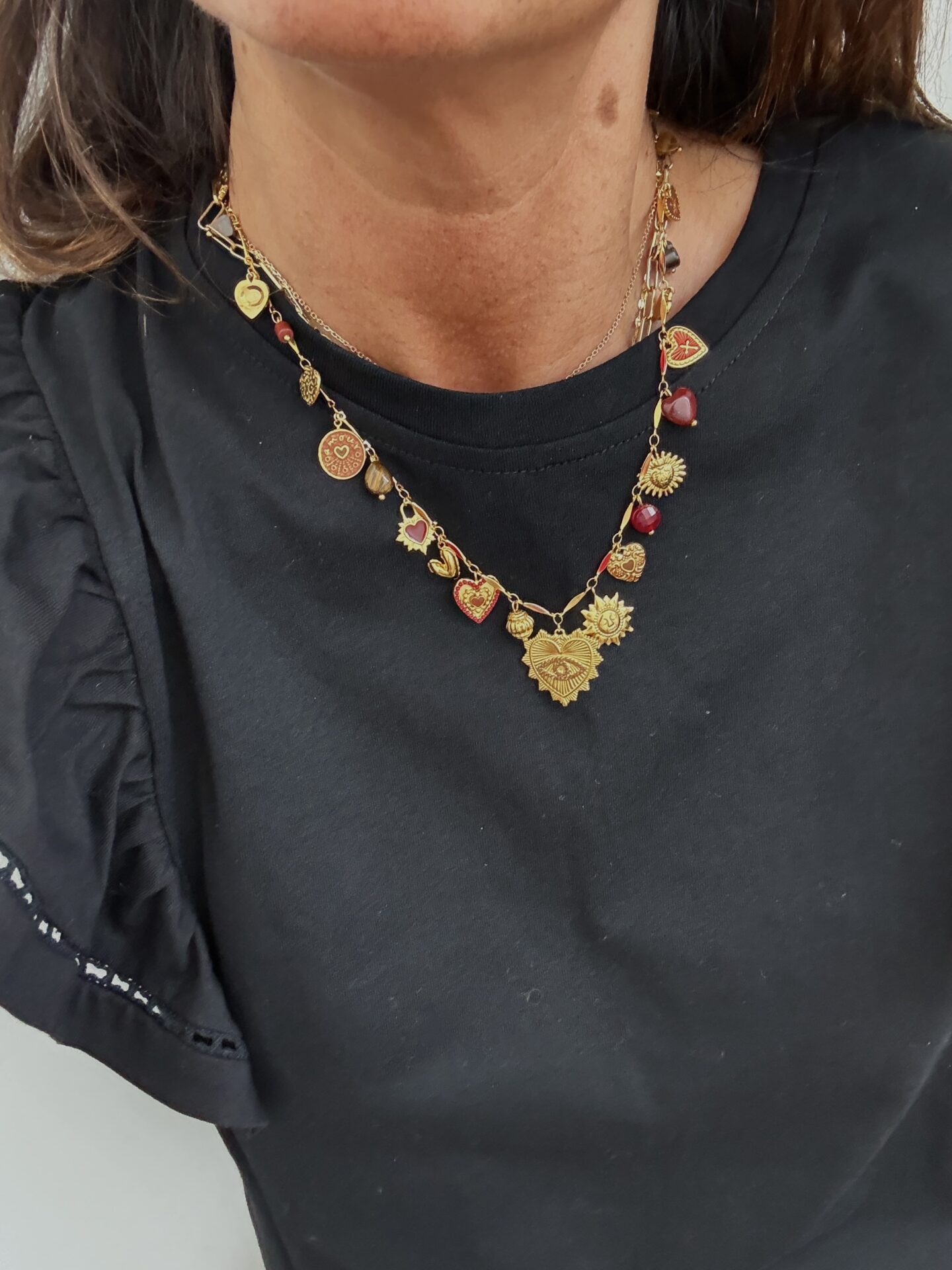 tee shirt volants épaules noir